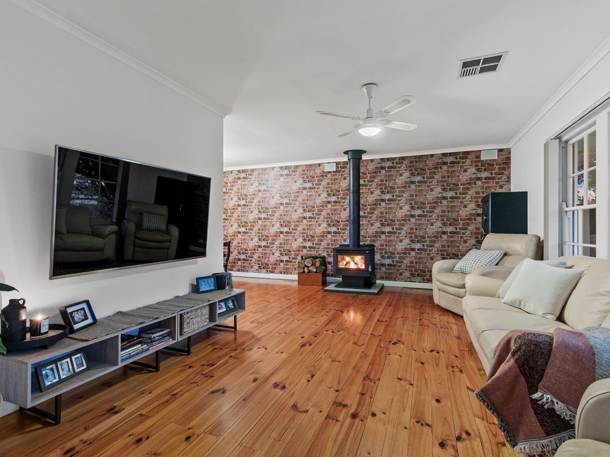 22 Candover Crescent, Huntfield Heights SA 5163, Huntfield Heights - Thumbnail 2