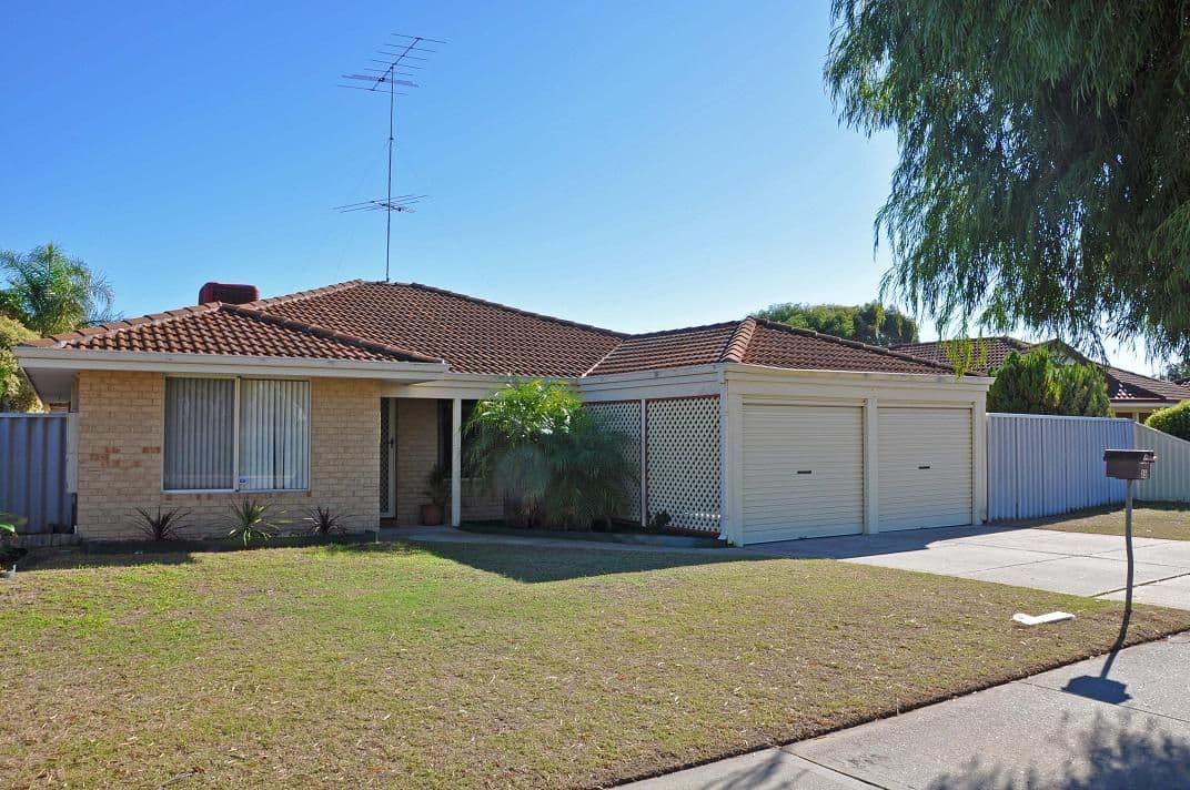 35 Oakwood Crescent, WAIKIKI WA 6169, Waikiki - Image 1