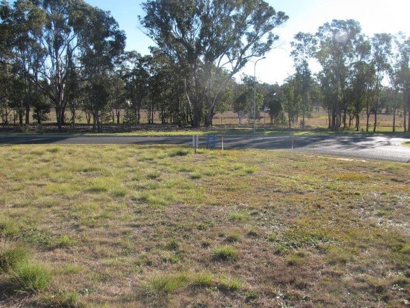 23 Vicky Avenue, CROWS NEST QLD 4355, Crows Nest - Thumbnail 4