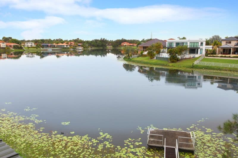 33 Bollard Circuit, CLEAR ISLAND WATERS QLD 4226, Clear Island Waters - Thumbnail 2