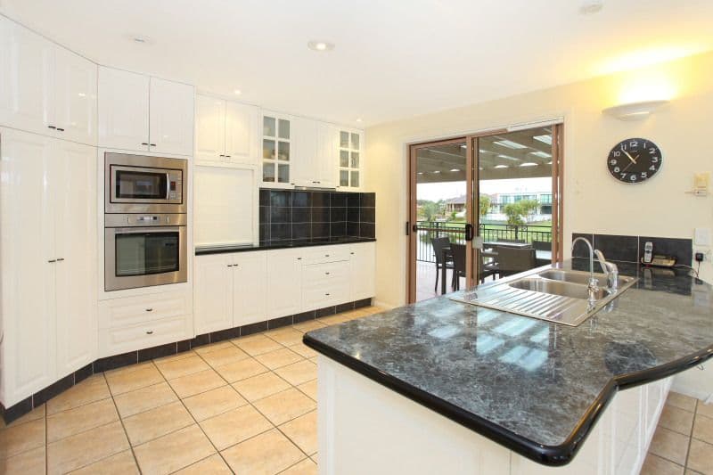 33 Bollard Circuit, CLEAR ISLAND WATERS QLD 4226, Clear Island Waters - Thumbnail 8