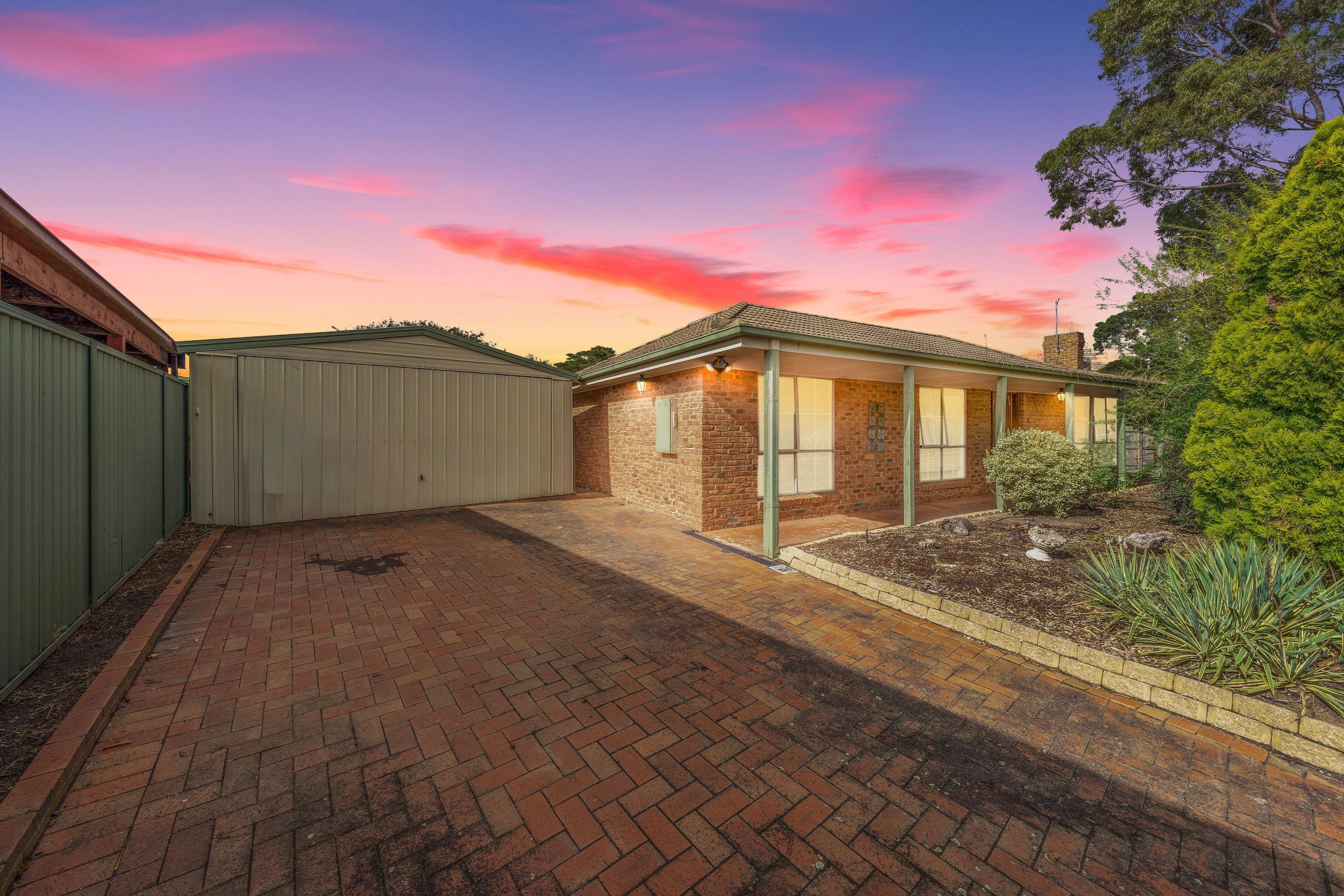 27 Strafford Avenue, Cranbourne VIC 3977, Cranbourne - Image 1