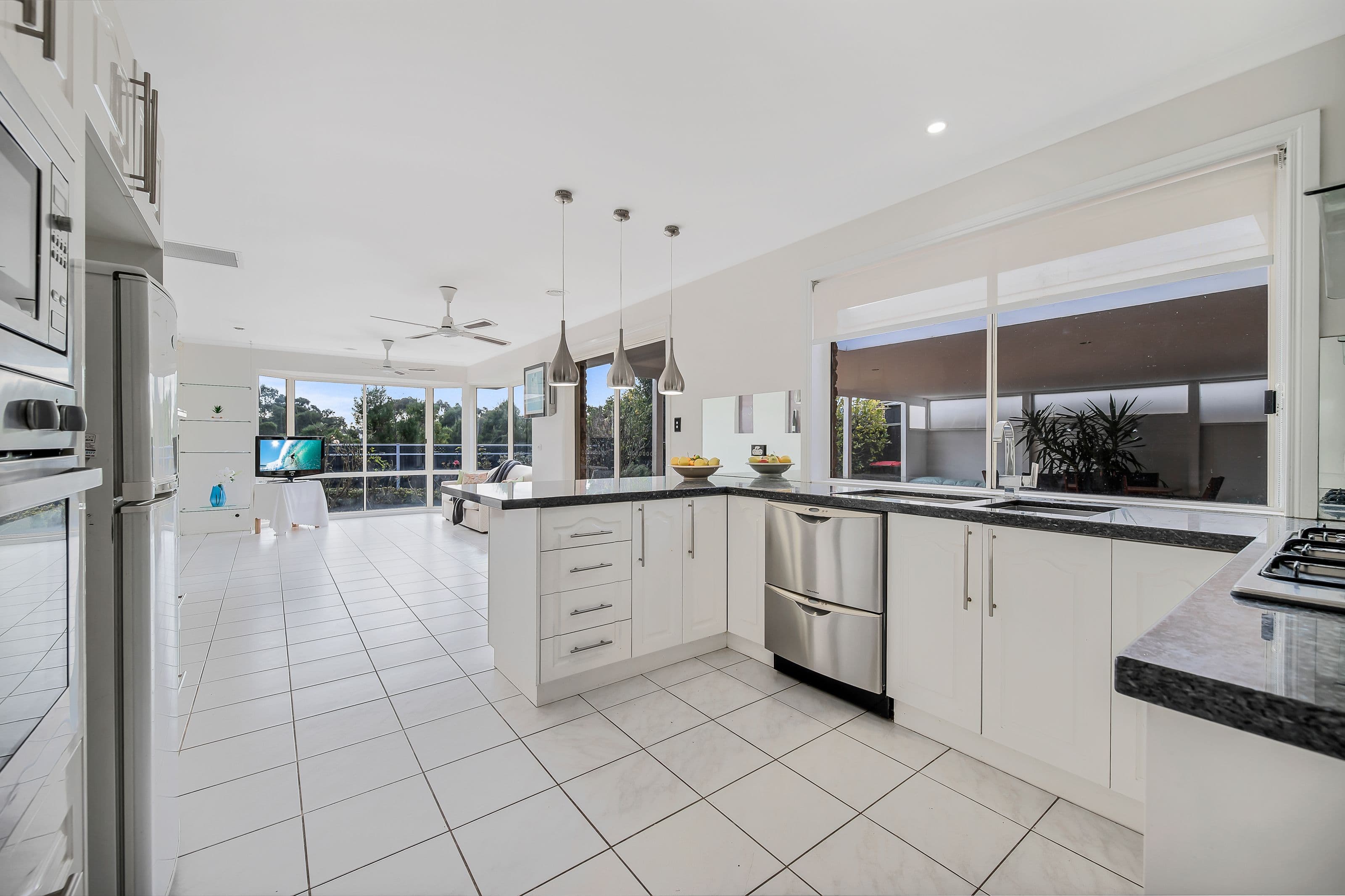 62 Valleyview Drive, Rowville VIC 3178, Rowville - Thumbnail 2