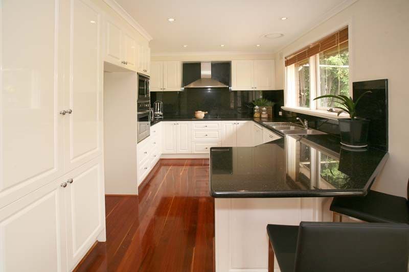 8 Crosby Drive, GLEN WAVERLEY VIC 3150, Glen Waverley - Thumbnail 3