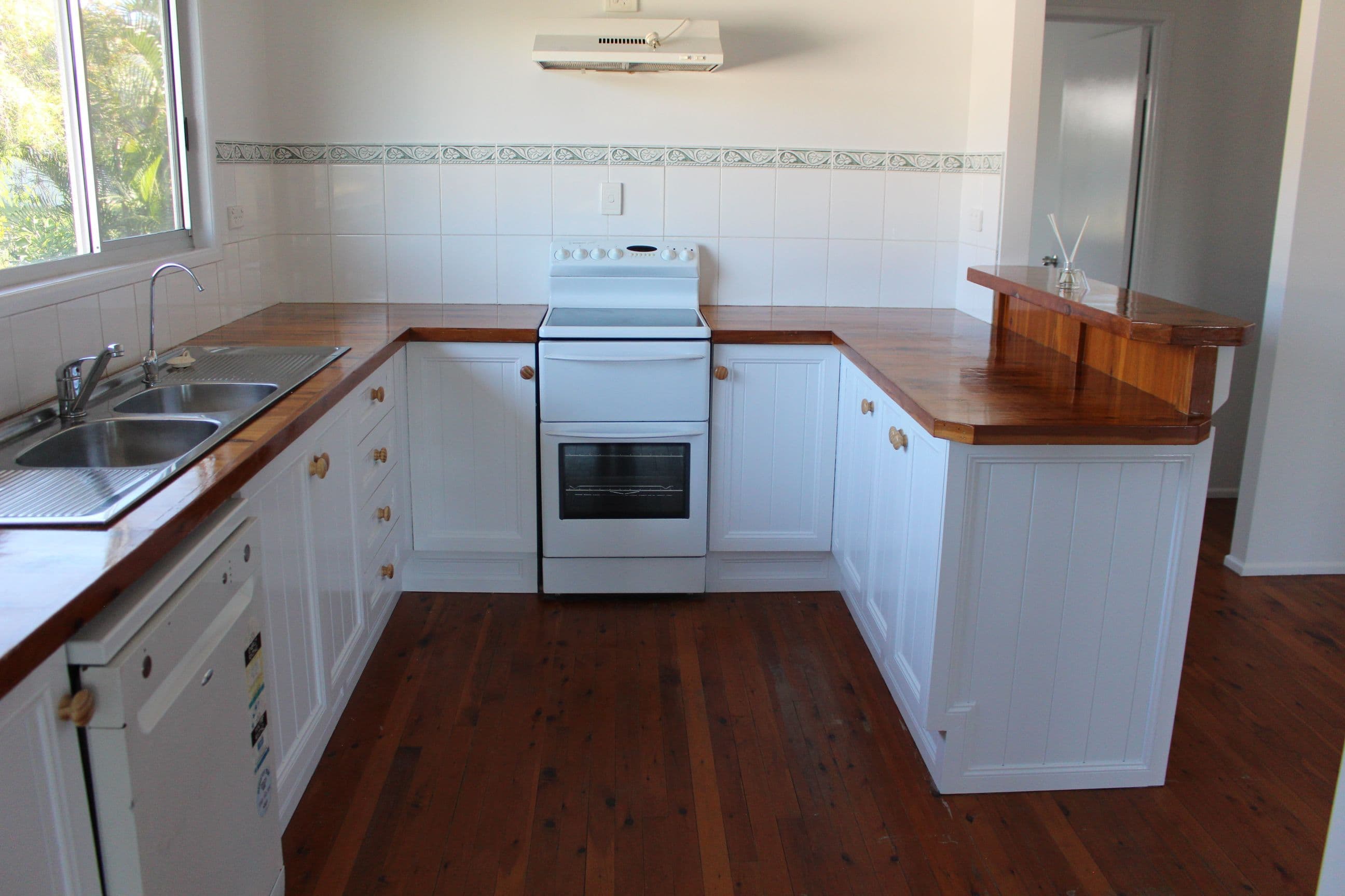125 Tarcoola Drive, Boyne Island QLD 4680, Boyne Island - Thumbnail 3