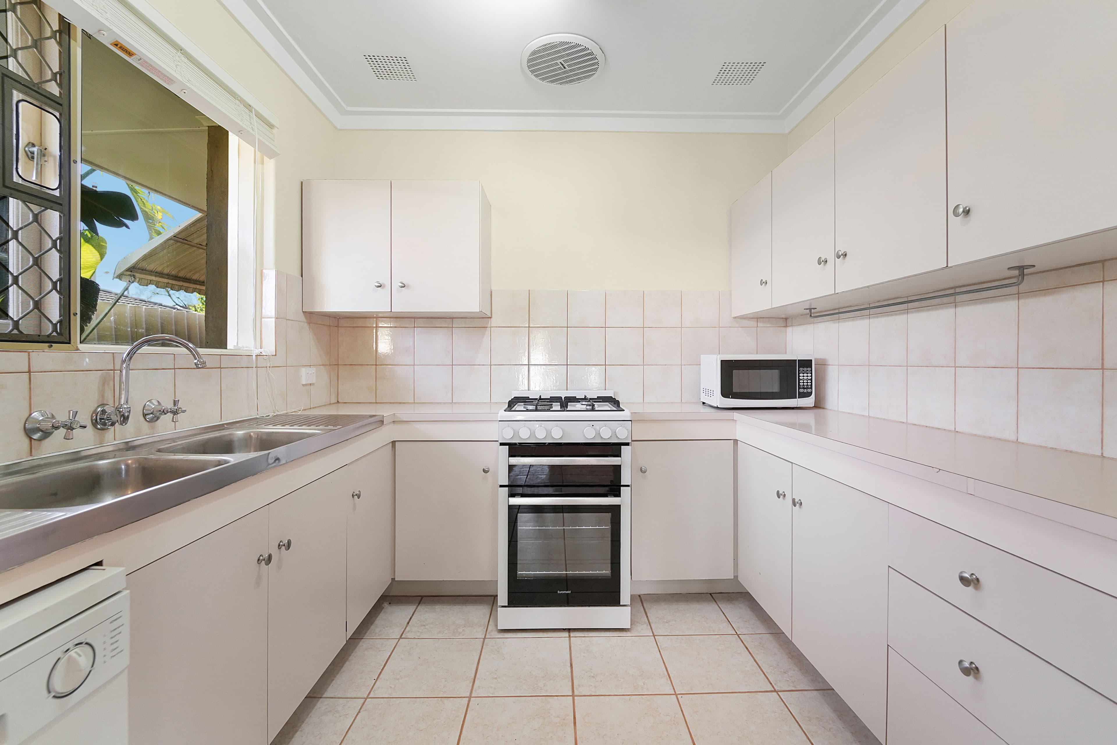 35 Newcomen Road, Stirling WA 6021, Stirling - Thumbnail 7