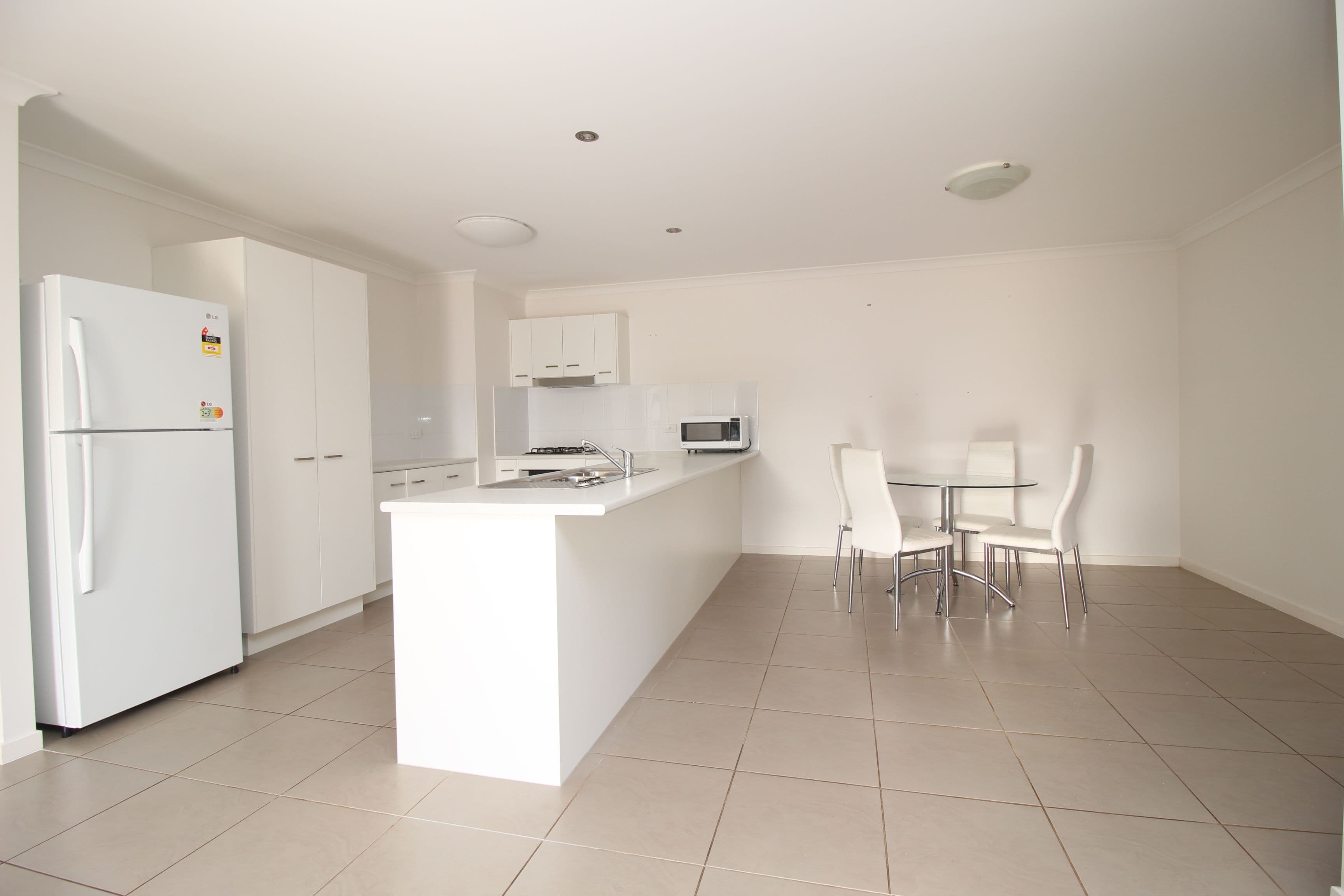 40 Lakeside Drive, Emerald QLD 4720, Emerald - Thumbnail 3
