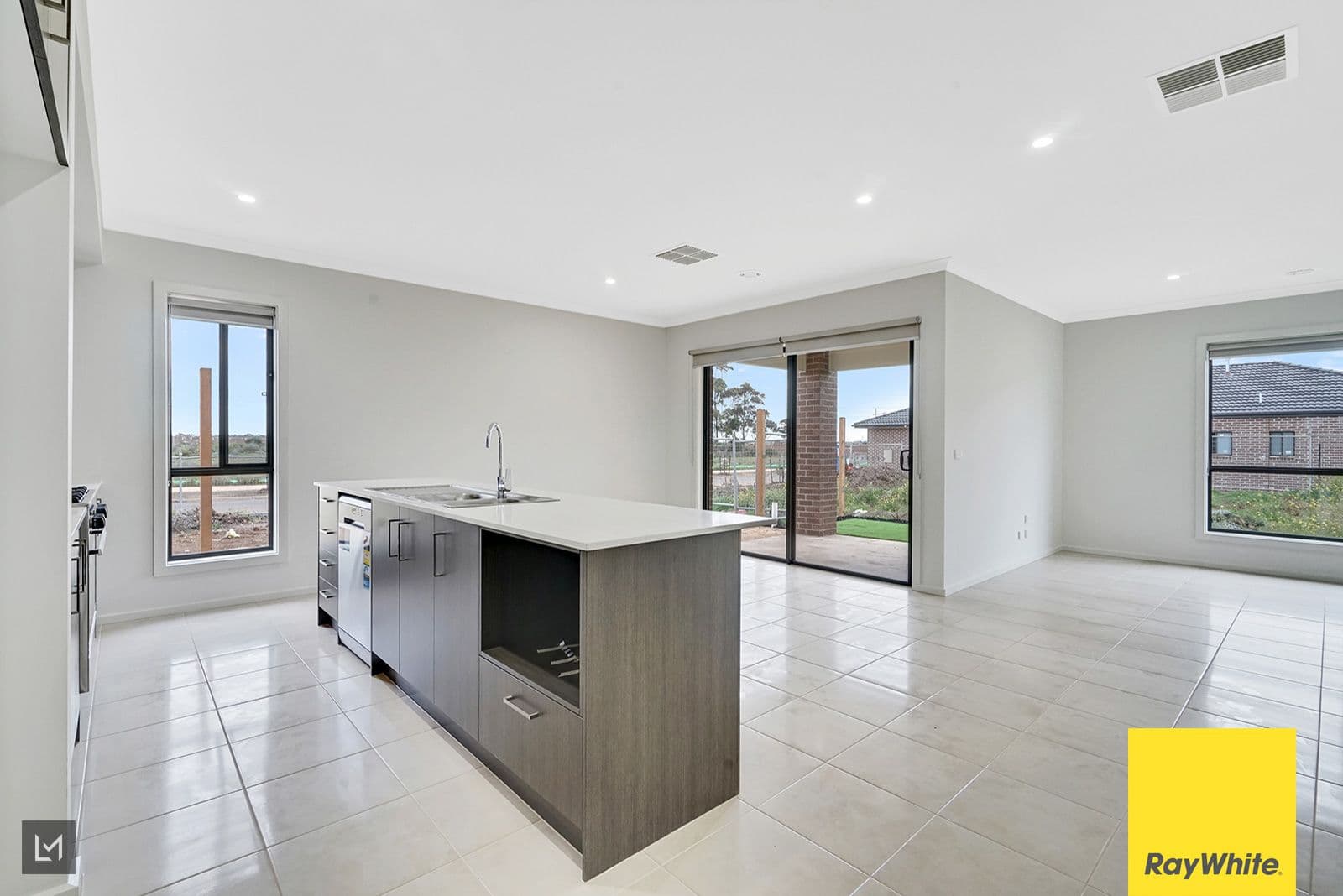 43 Clementine Boulevard, Tarneit VIC 3029, Tarneit - Thumbnail 4