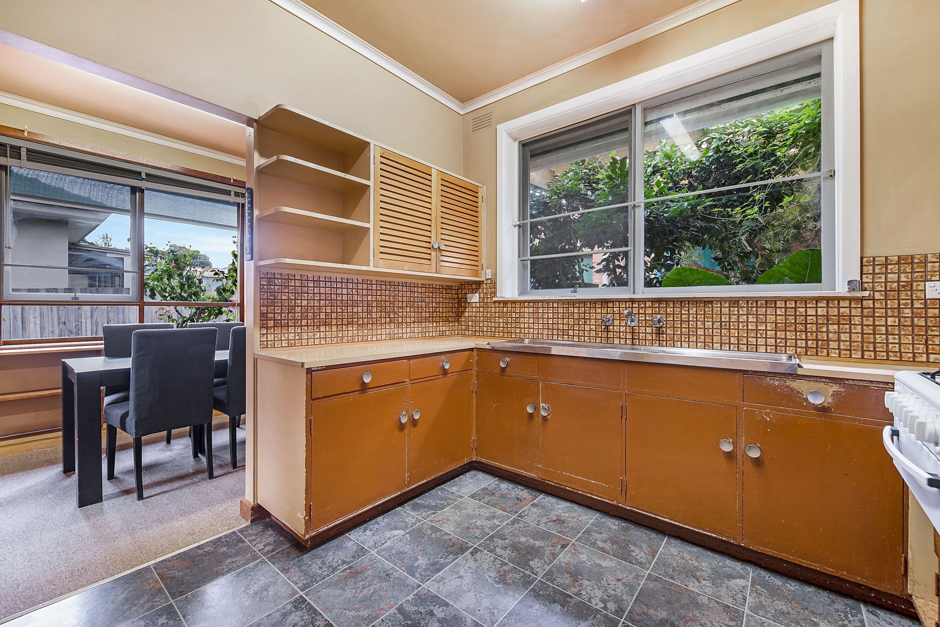 8 Dion Road, Glen Waverley VIC 3150, Glen Waverley - Thumbnail 4