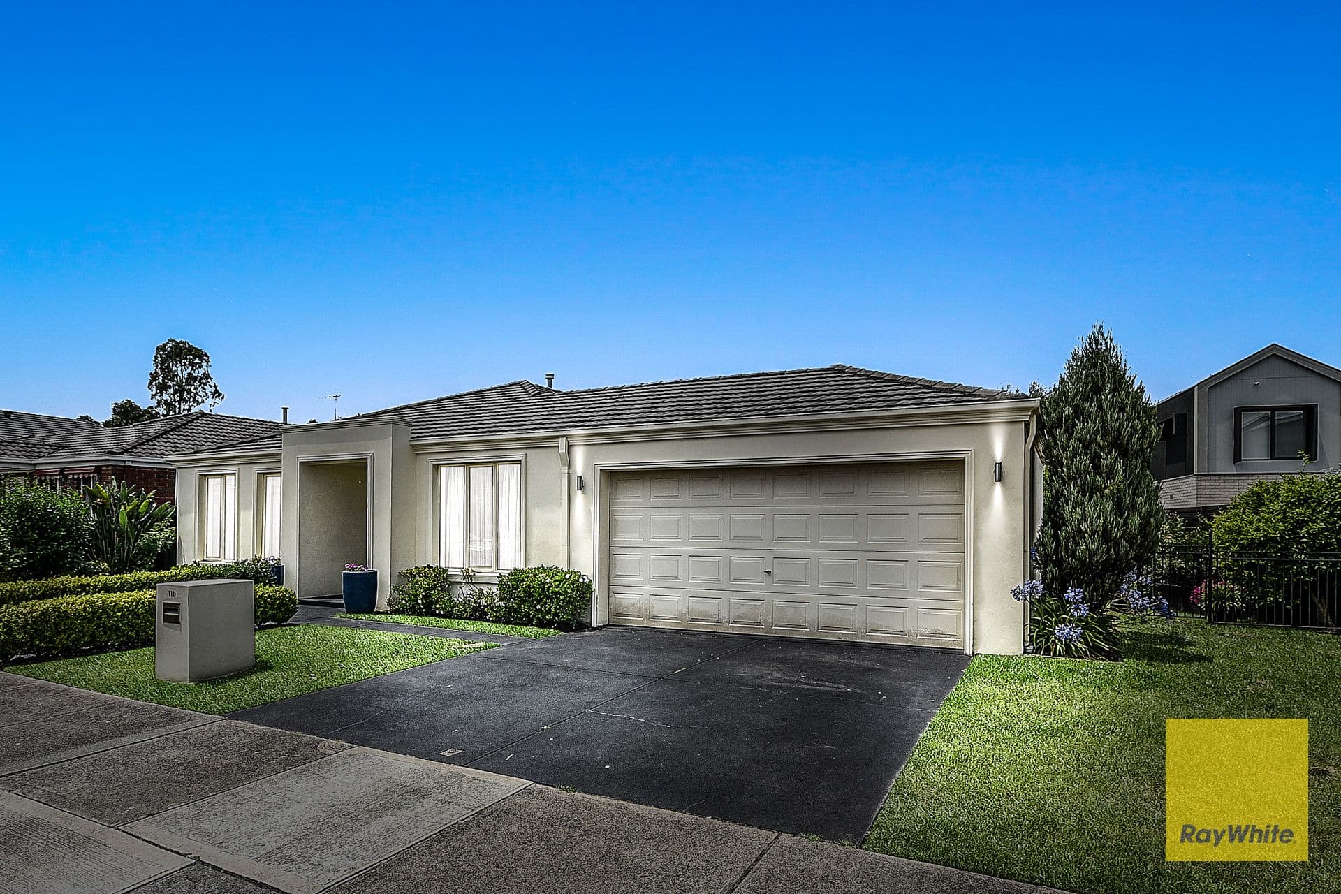 110 David Collins Drive, Endeavour Hills VIC 3802, Endeavour Hills - Thumbnail 2