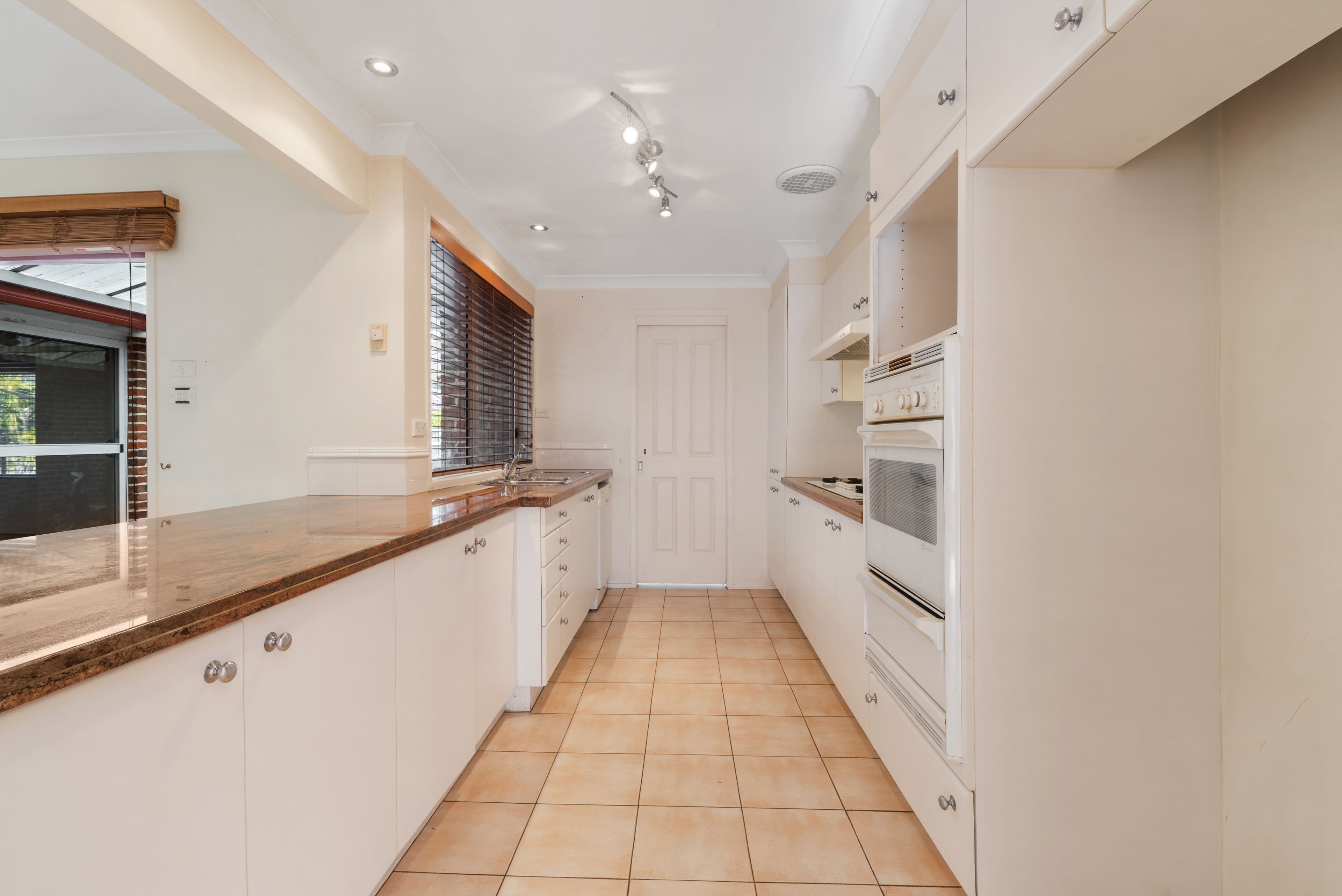 4 Palm Close, Green Valley NSW 2168, Green Valley - Thumbnail 5