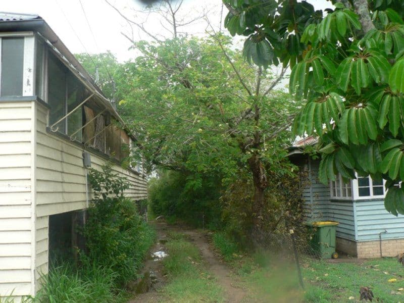 4 Burnett Street, West Ipswich QLD 4305, West Ipswich - Thumbnail 2