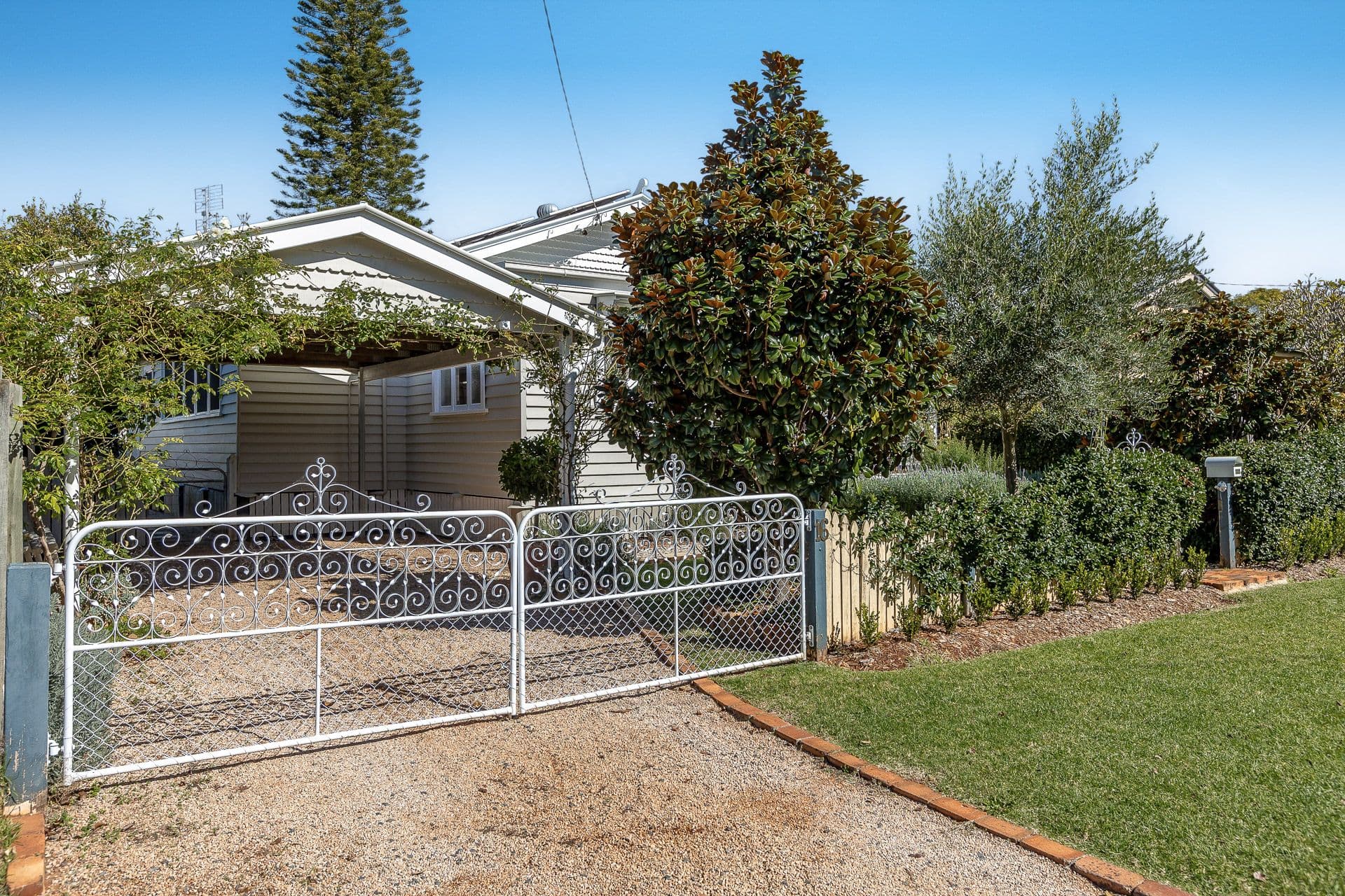 16 Henderson Street, Newtown QLD 4350, Newtown - Thumbnail 3