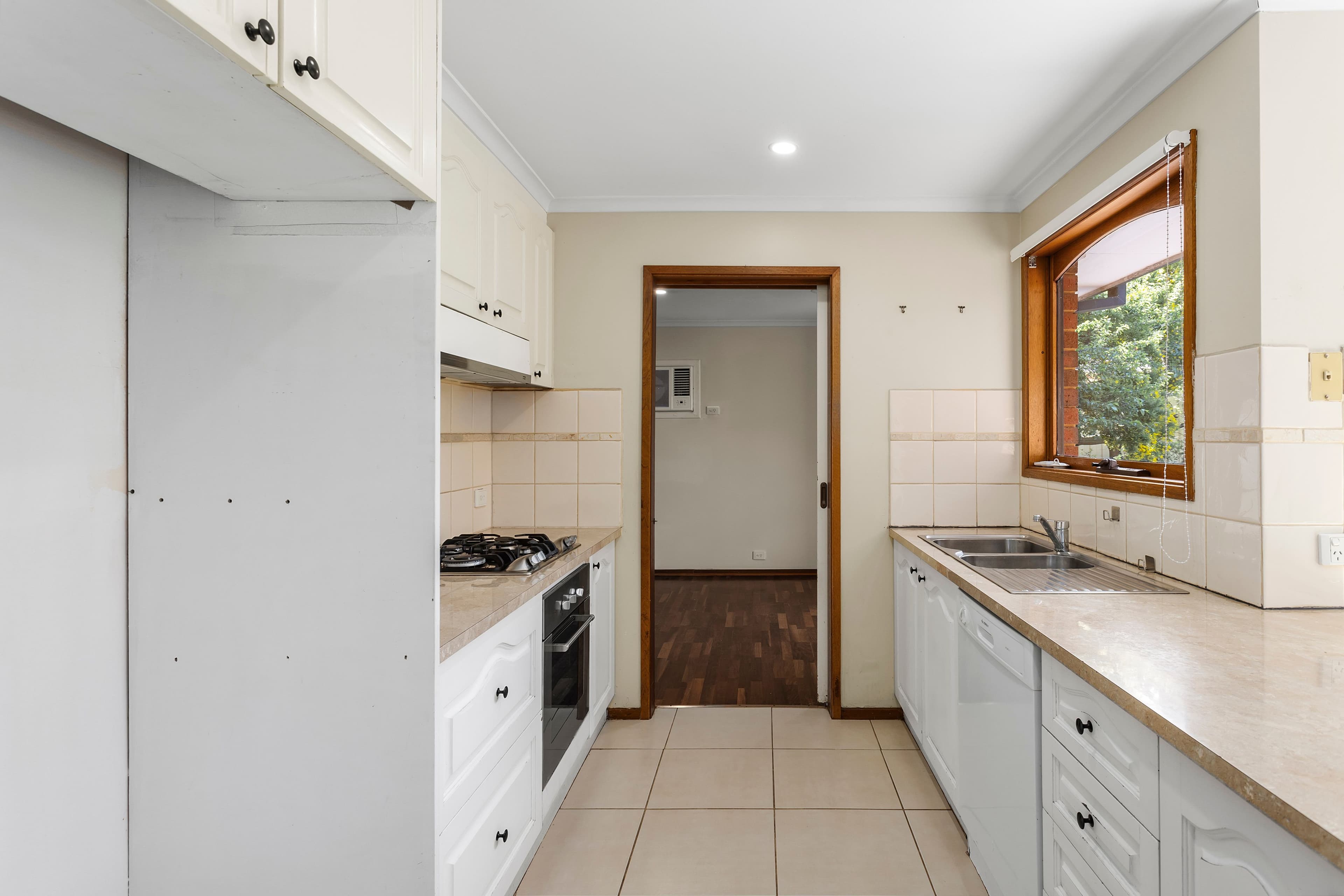 215 Elizabeth Drive, Sunbury VIC 3429, Sunbury - Thumbnail 3