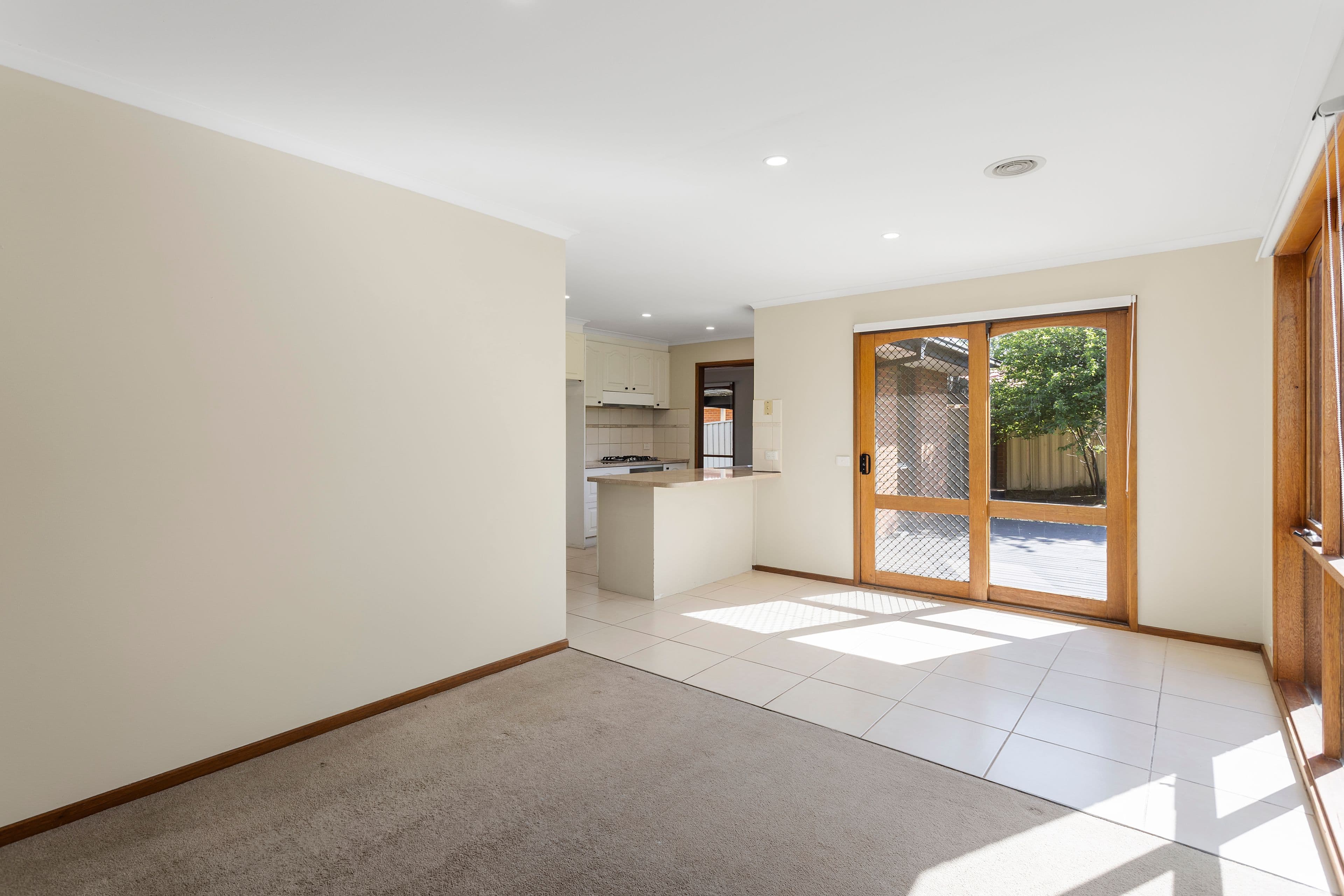 215 Elizabeth Drive, Sunbury VIC 3429, Sunbury - Thumbnail 4