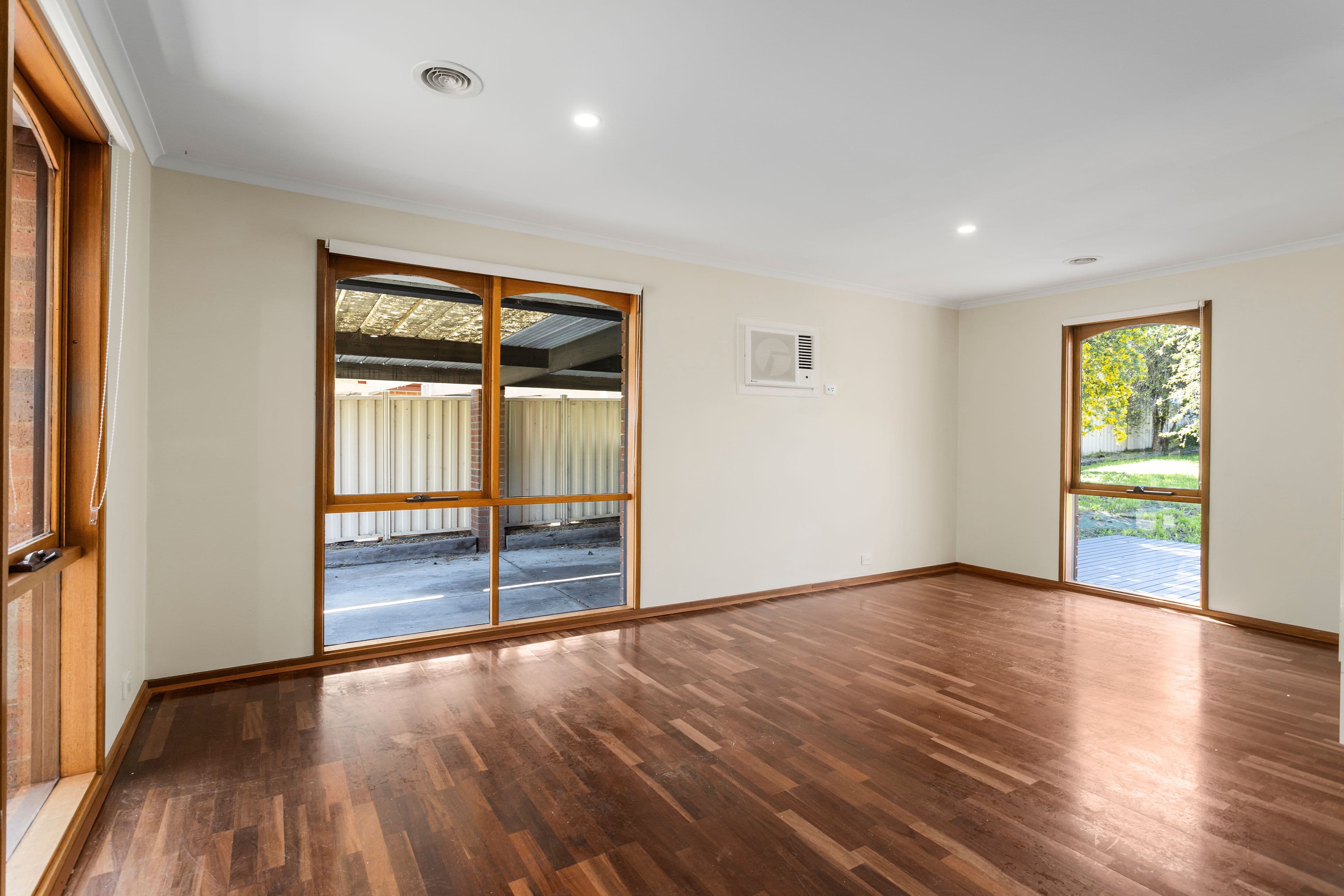 215 Elizabeth Drive, Sunbury VIC 3429, Sunbury - Thumbnail 5