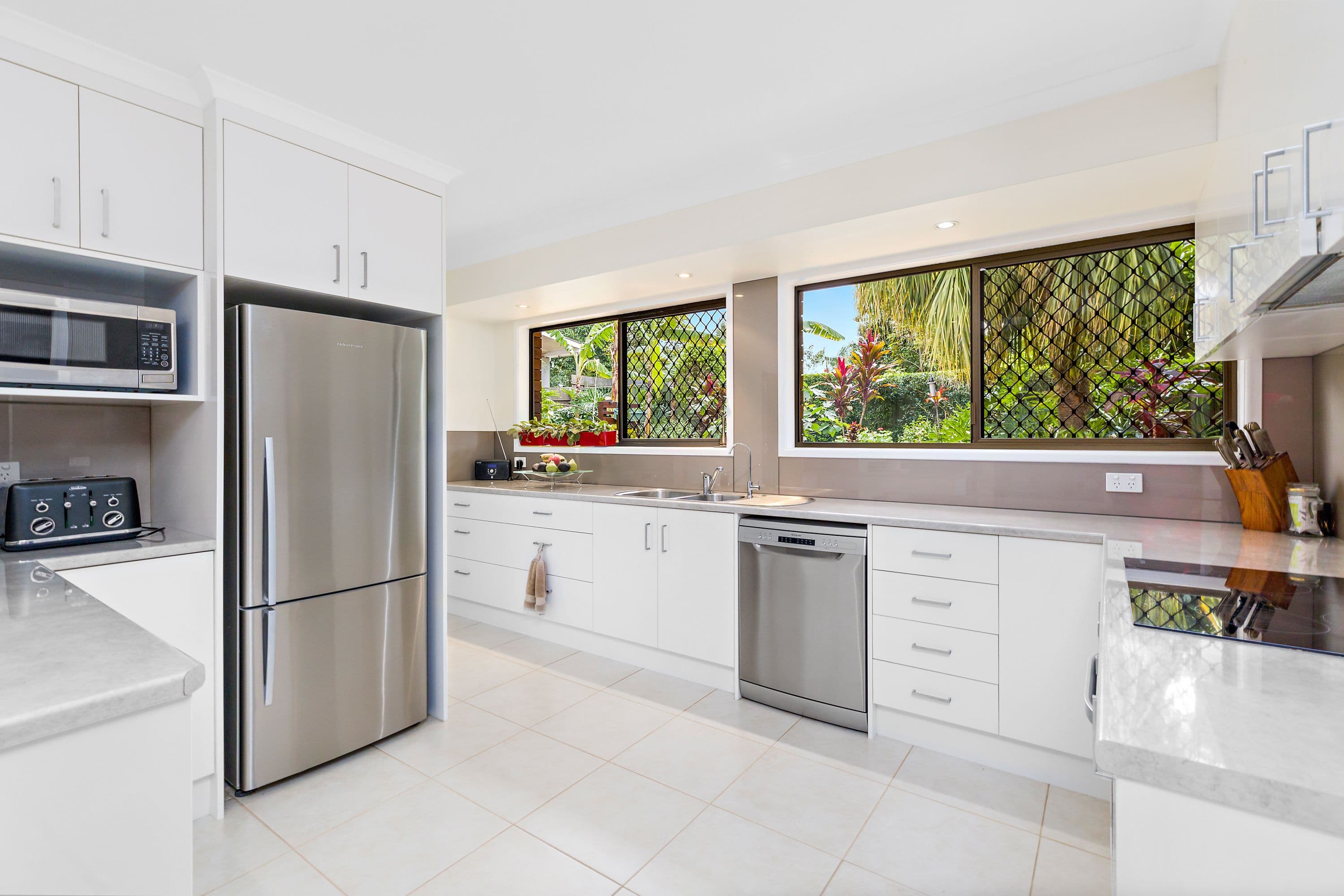 34 Victor Street, Birkdale QLD 4159, Birkdale - Thumbnail 3