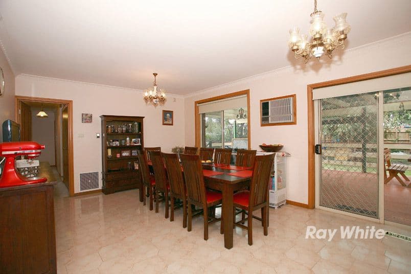 24 Lawless Drive, CRANBOURNE NORTH VIC 3977, Cranbourne North - Thumbnail 3