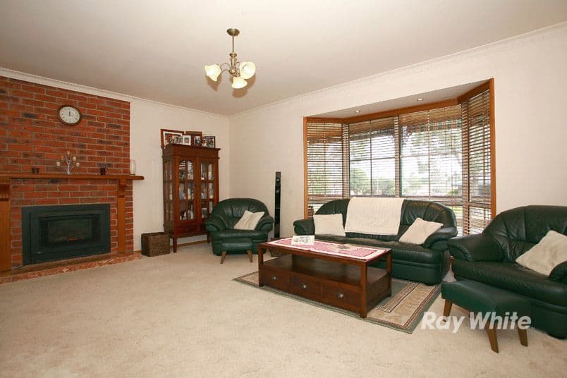 24 Lawless Drive, CRANBOURNE NORTH VIC 3977, Cranbourne North - Thumbnail 7
