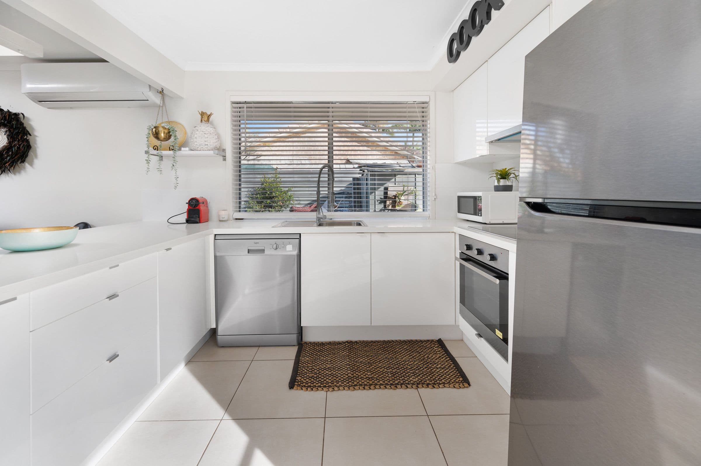 38 Howard Street, Runaway Bay QLD 4216, Runaway Bay - Thumbnail 5