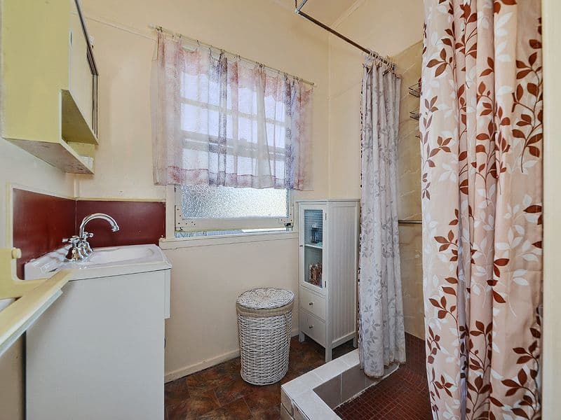 33 Murphy Street, SCARBOROUGH QLD 4020, Scarborough - Thumbnail 6