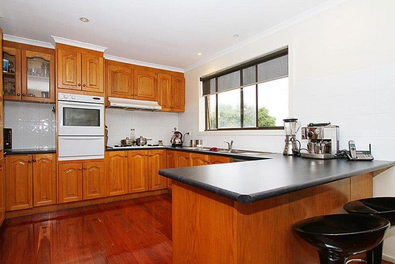 35 Centenary Drive, MILL PARK VIC 3082, Mill Park - Thumbnail 2