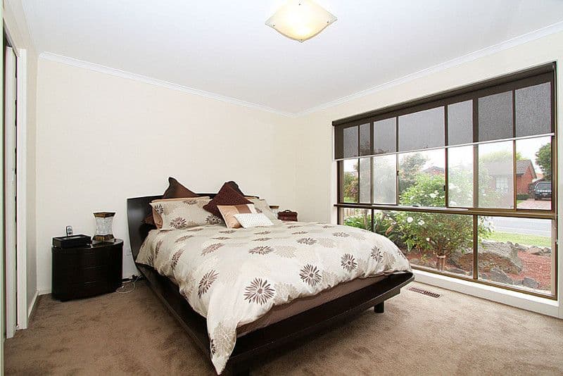 35 Centenary Drive, MILL PARK VIC 3082, Mill Park - Thumbnail 8
