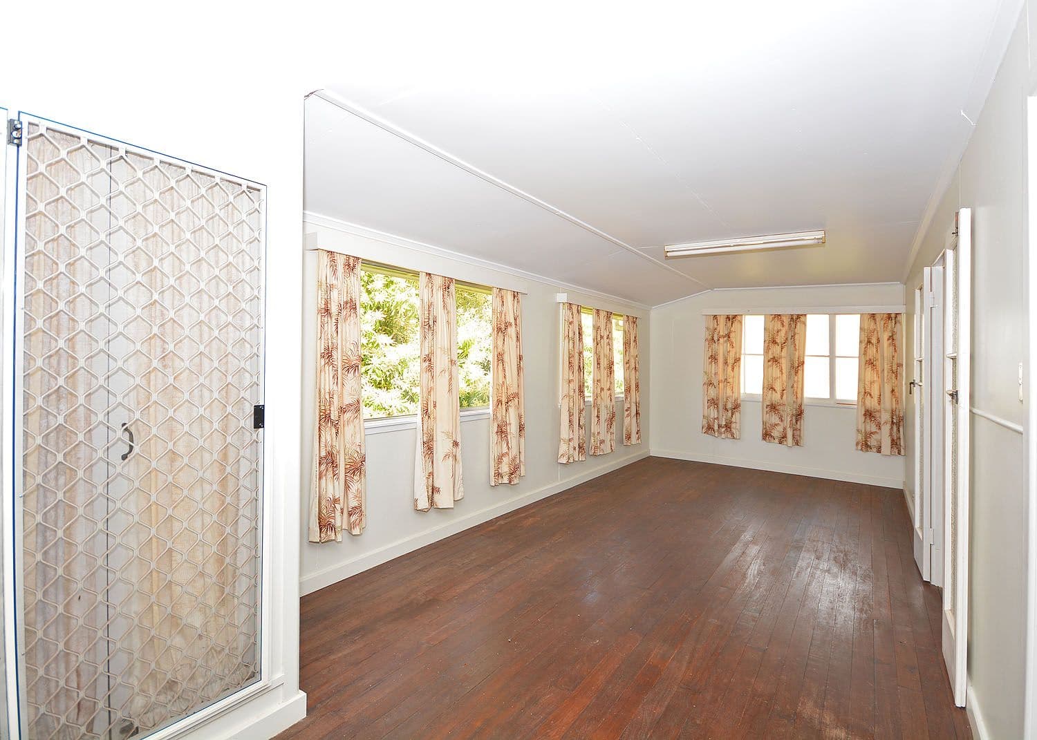 7 Macrossan Street, Childers QLD 4660, Childers - Thumbnail 6