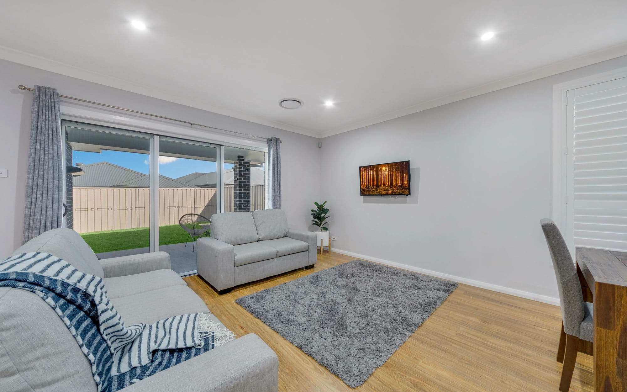 135 Hampshire Boulevard, Spring Farm NSW 2570, Spring Farm - Thumbnail 2