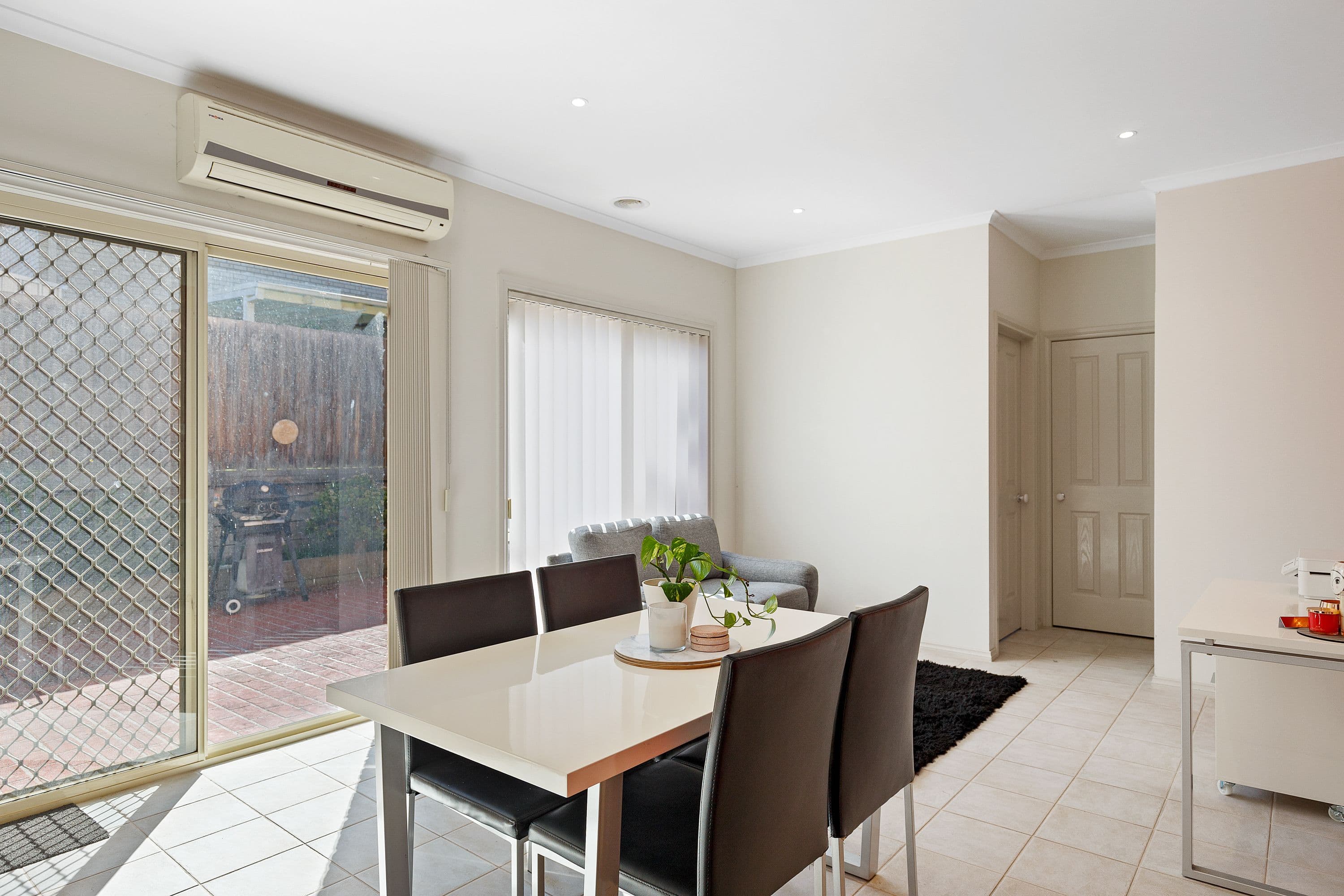 4 Crepe Myrtle Crescent, South Morang VIC 3752, South Morang - Thumbnail 6