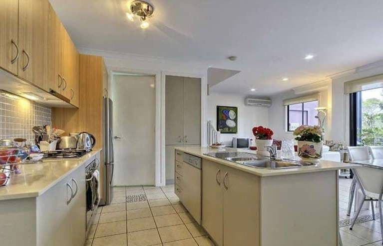 14 Simon Street, Yeronga QLD 4104, Yeronga - Thumbnail 2