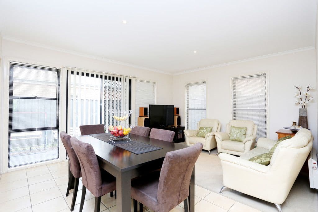 8 Lauffre Walk, Caroline Springs VIC 3023, Caroline Springs - Thumbnail 3