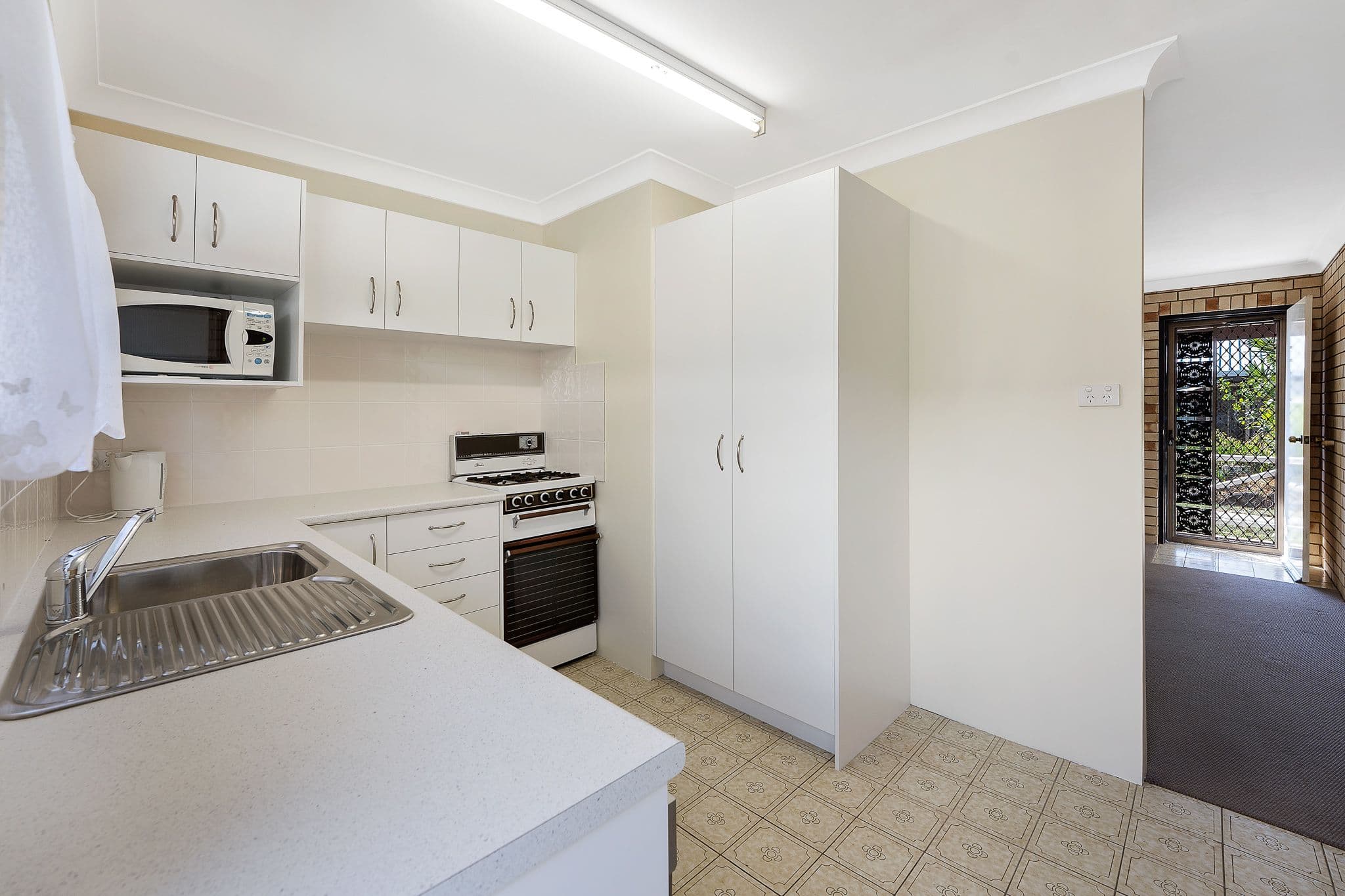 124 Oxley Avenue, Woody Point QLD 4019, Woody Point - Thumbnail 5