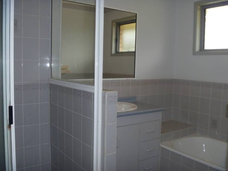 2 Hayman Court, CLINTON QLD 4680, Clinton - Thumbnail 5