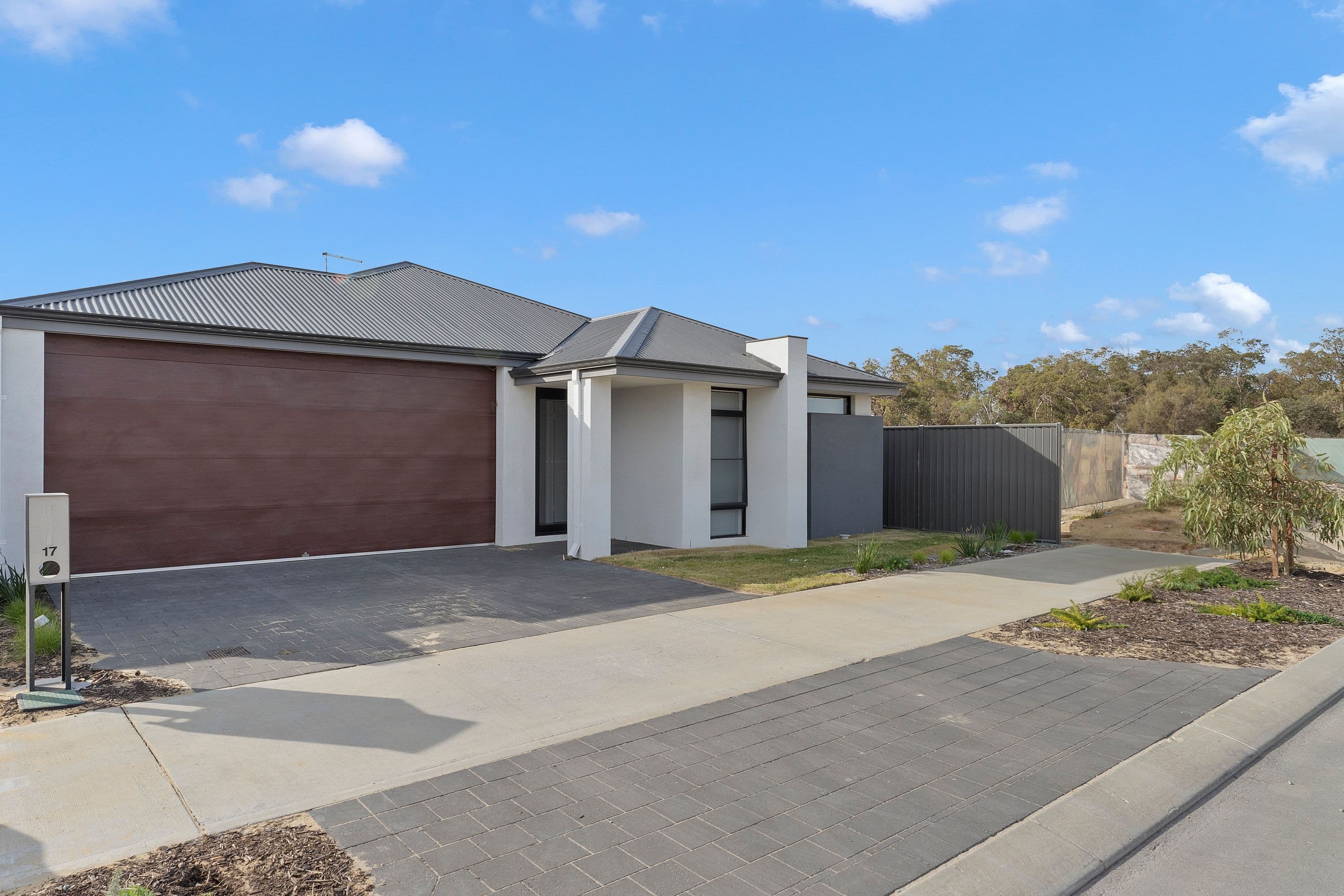 17 Karijini Crescent, Baldivis WA 6171, Baldivis - Thumbnail 2