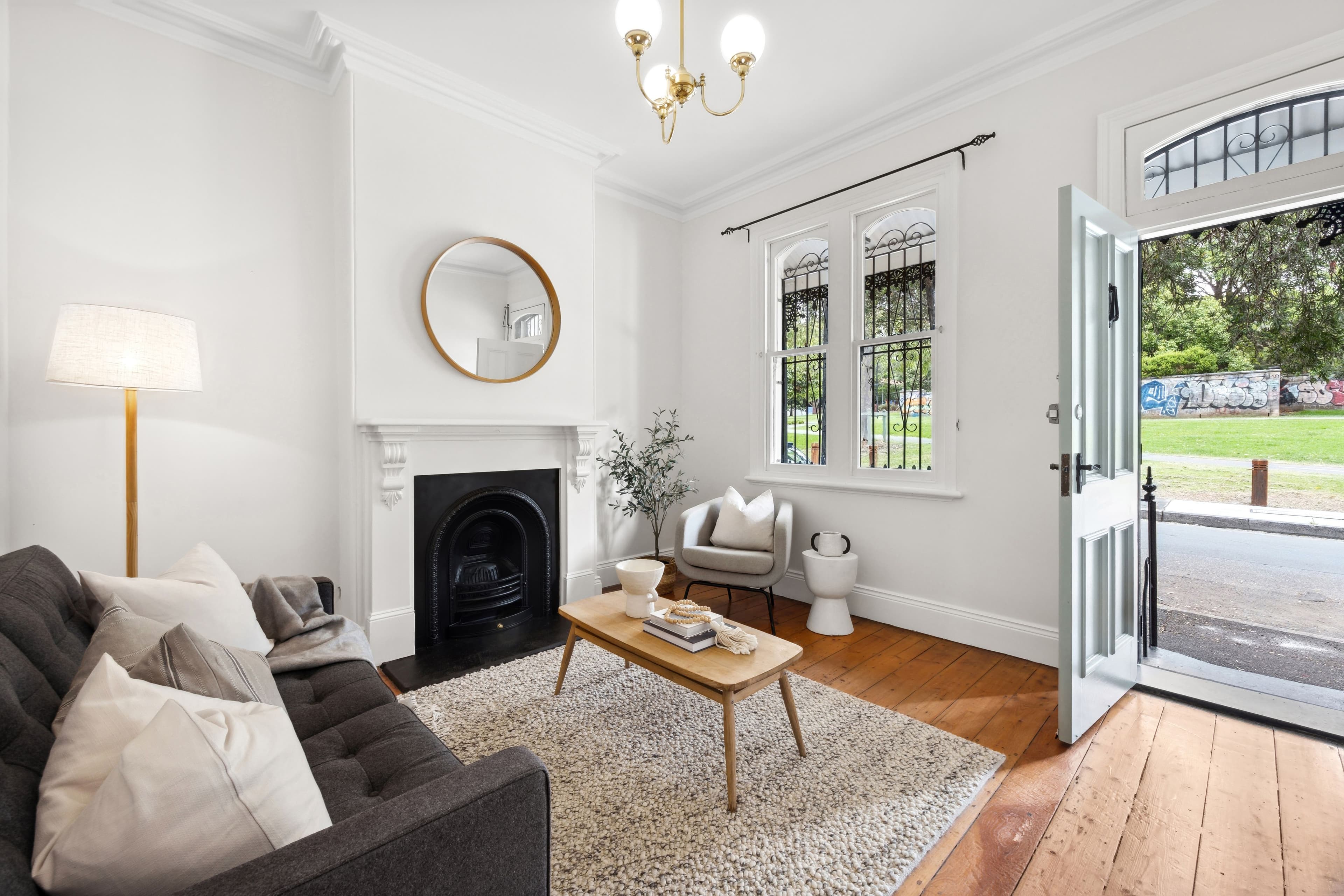 52 Lennox Street, Newtown NSW 2042, Newtown - Thumbnail 2