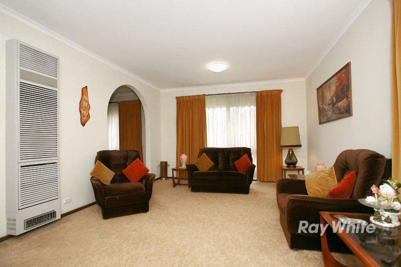 38 Blaxland Drive, DANDENONG NORTH VIC 3175, Dandenong North - Thumbnail 3