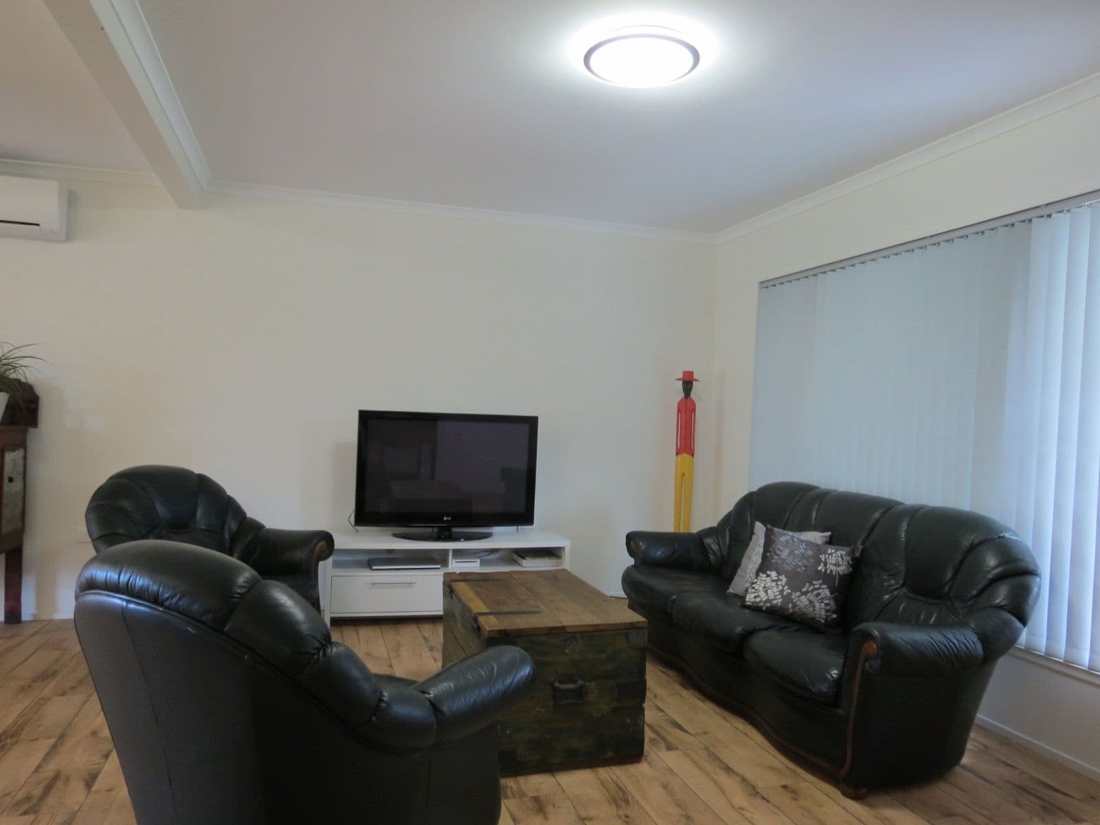 124 Hospital Road, Emerald QLD 4720, Emerald - Thumbnail 5