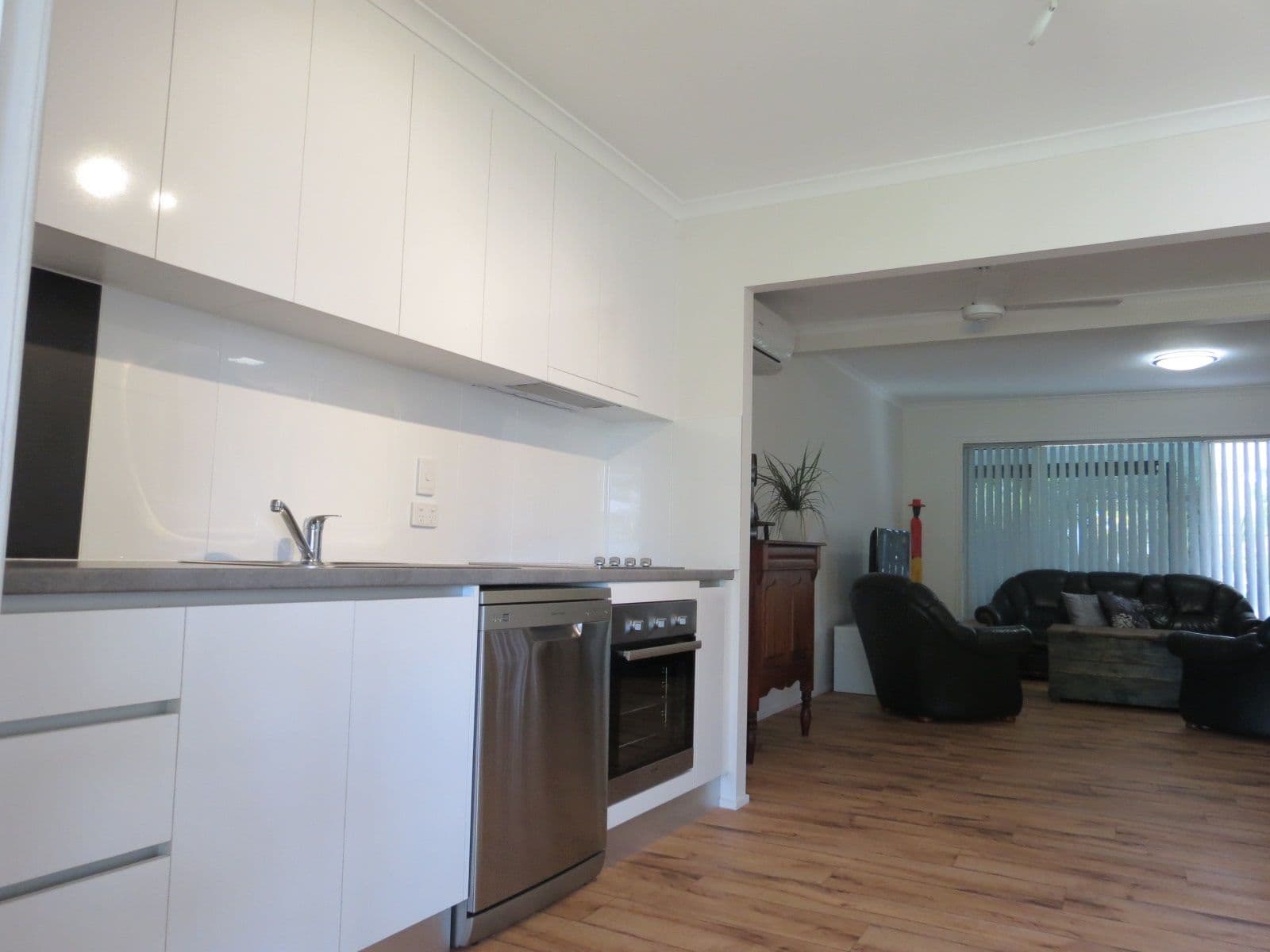 124 Hospital Road, Emerald QLD 4720, Emerald - Thumbnail 8