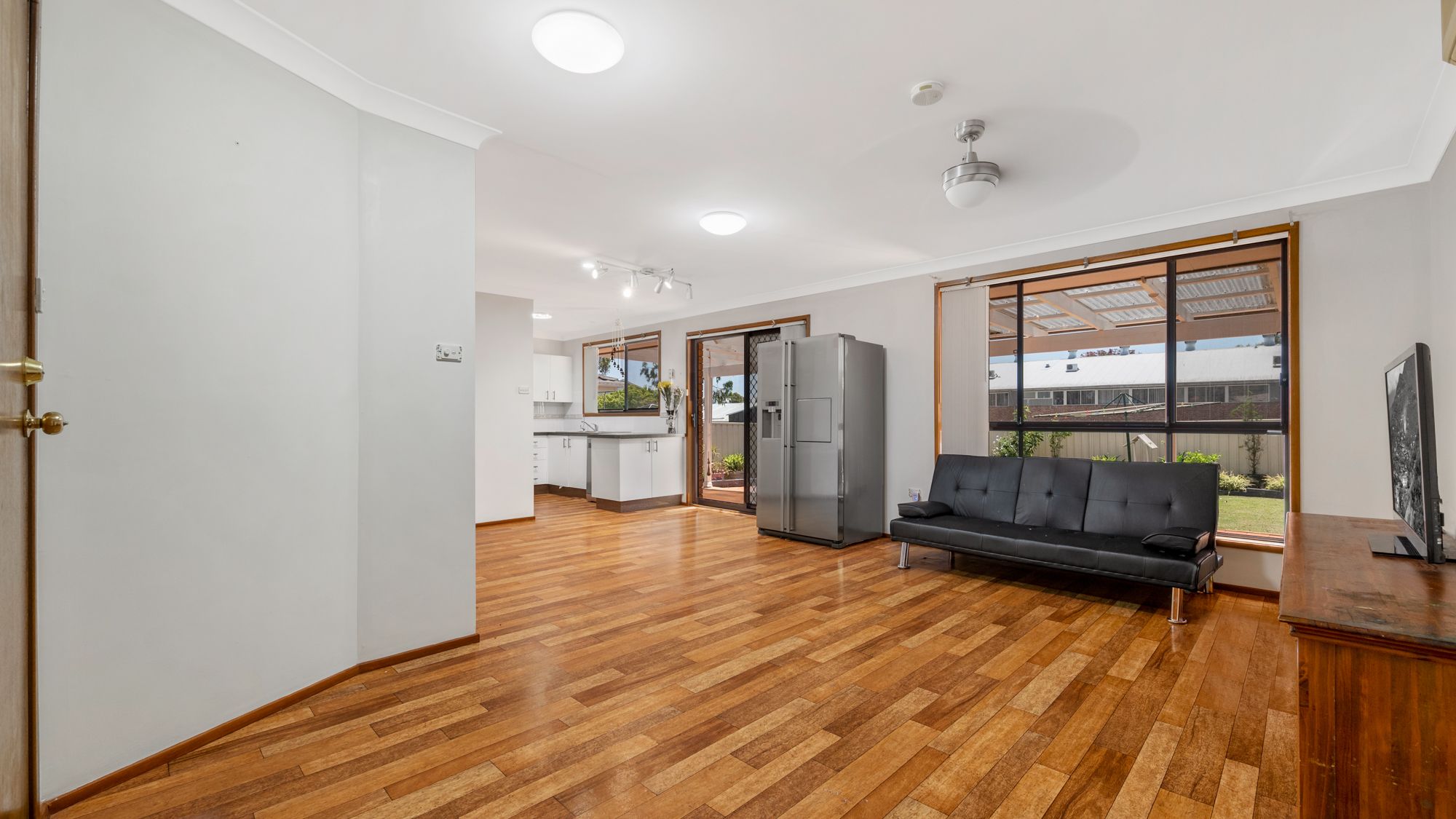 6 Hines Place, Mount Annan NSW 2567, Mount Annan - Thumbnail 4