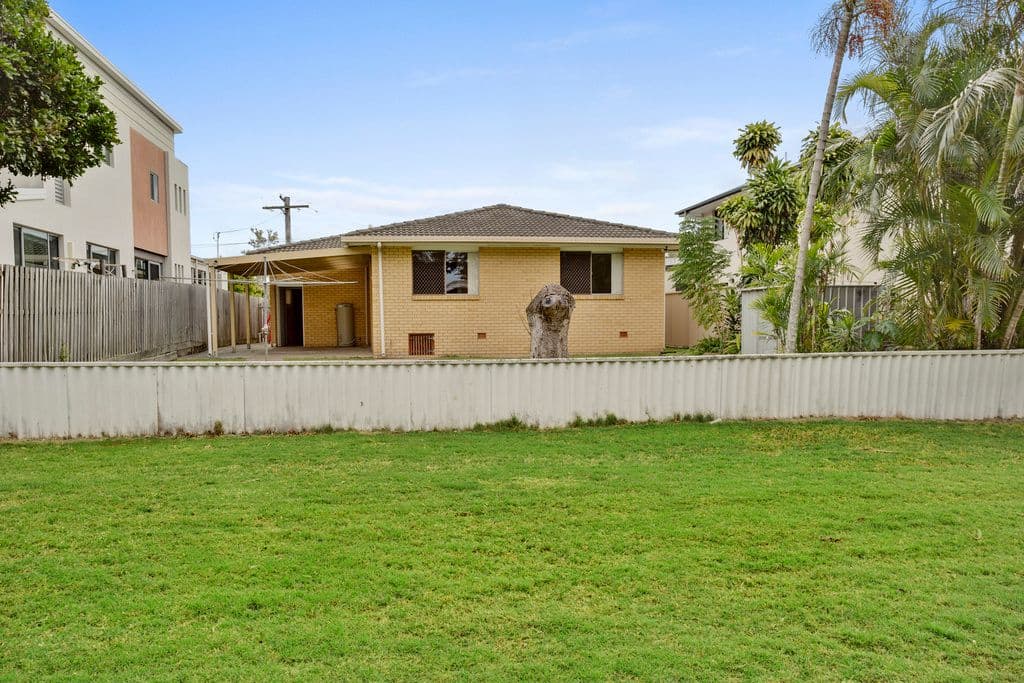 7 Malparara Street, Tugun QLD 4224, Tugun - Thumbnail 4