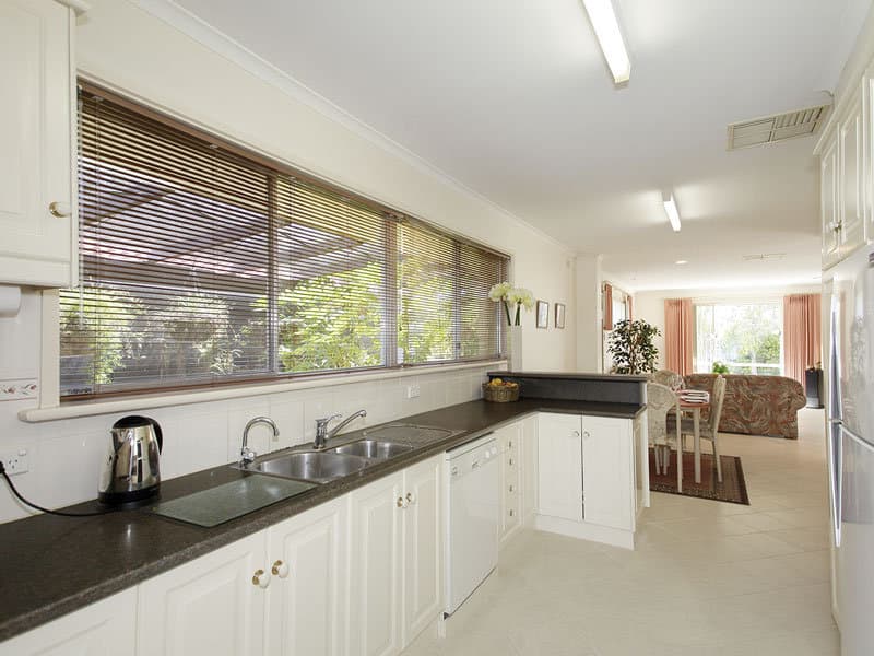 6 Yates Crescent, Morphett Vale - Thumbnail 3