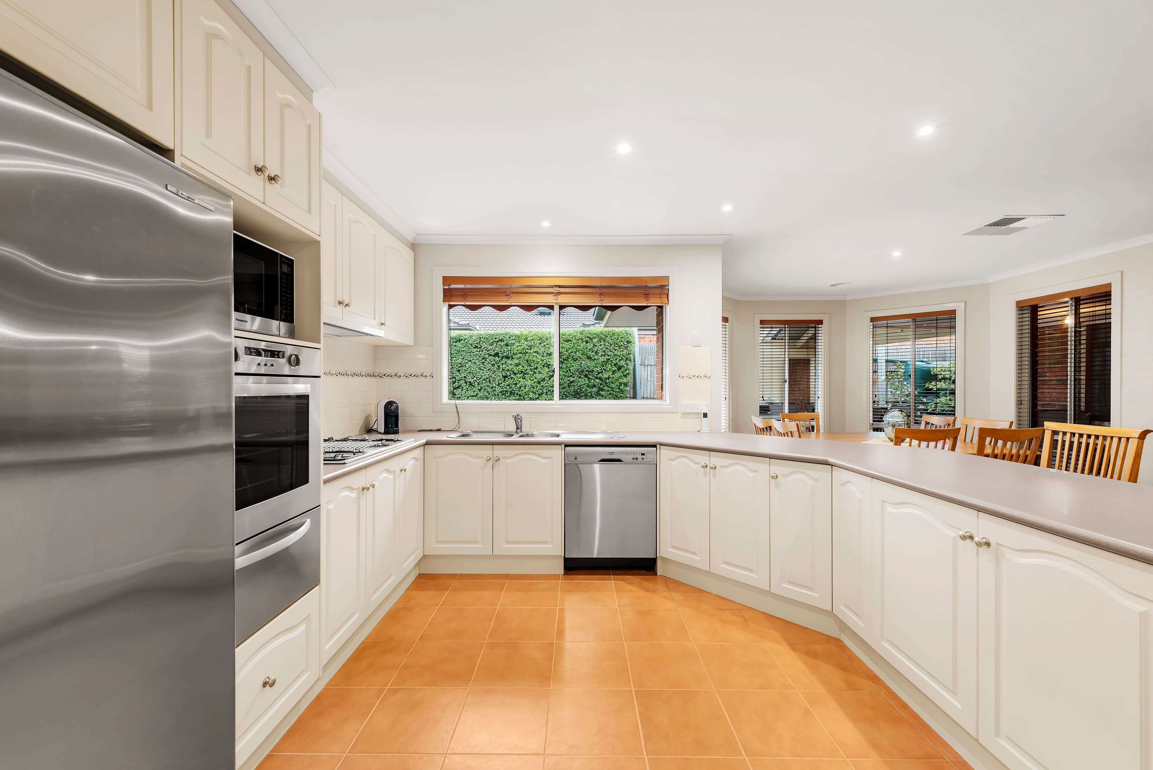 27 Paringa Drive, Ferntree Gully VIC 3156, Ferntree Gully - Thumbnail 2