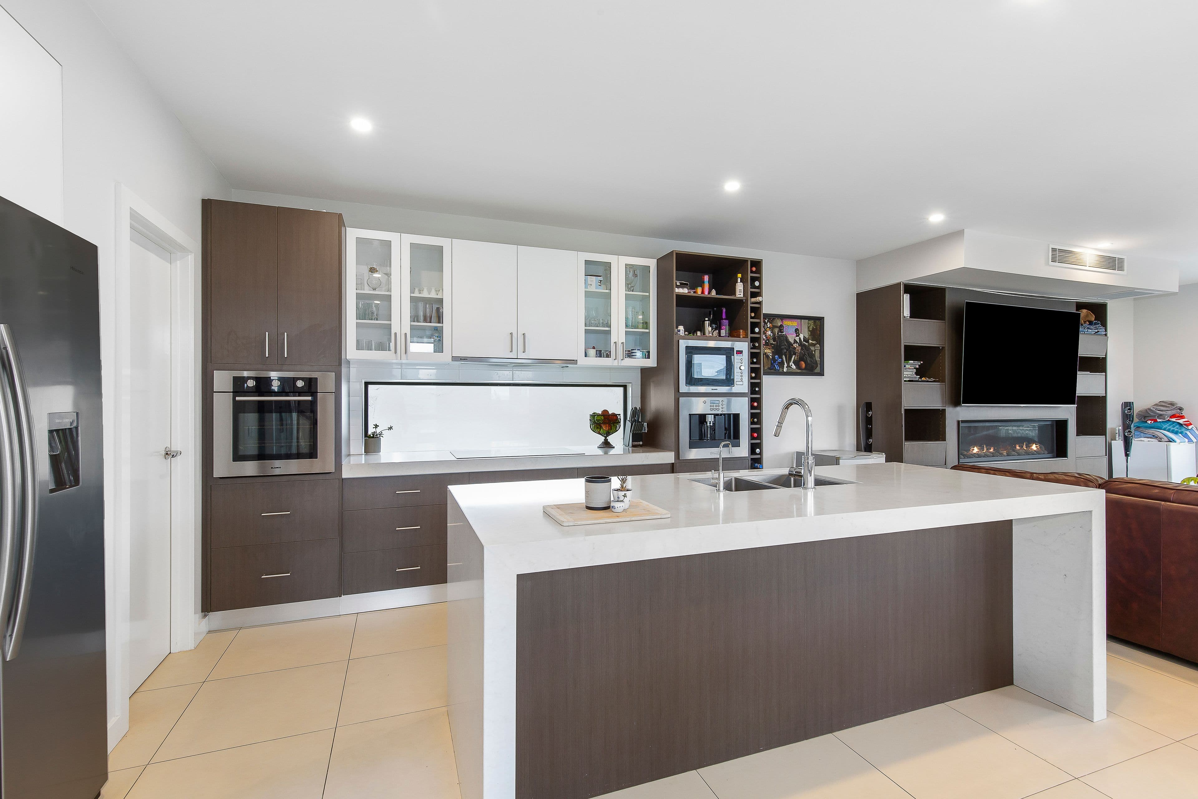 8 Red Hill Terrace, Doncaster East VIC 3109, Doncaster East - Thumbnail 2