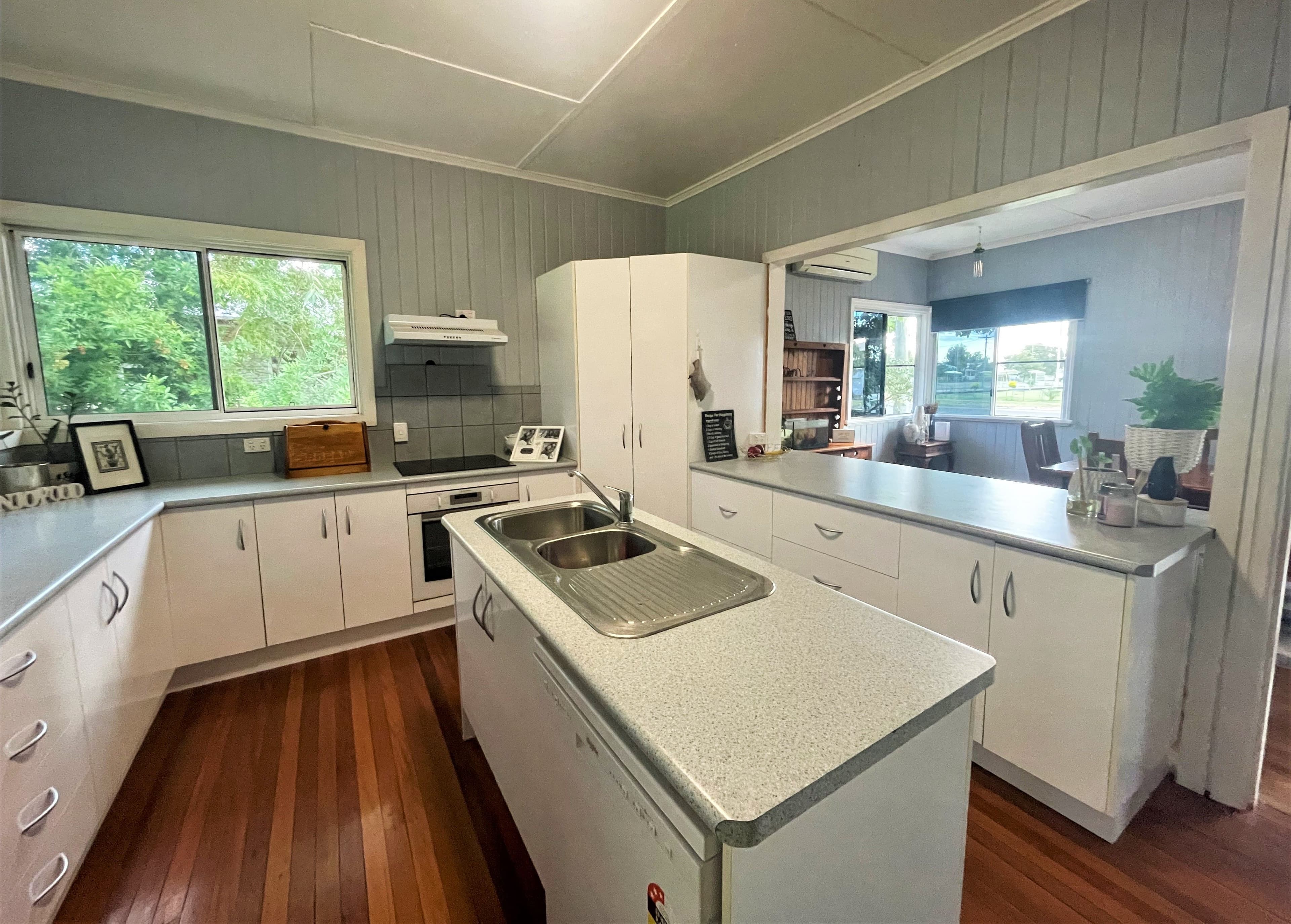 35 Beech Street, Barcaldine QLD 4725, Barcaldine - Thumbnail 3