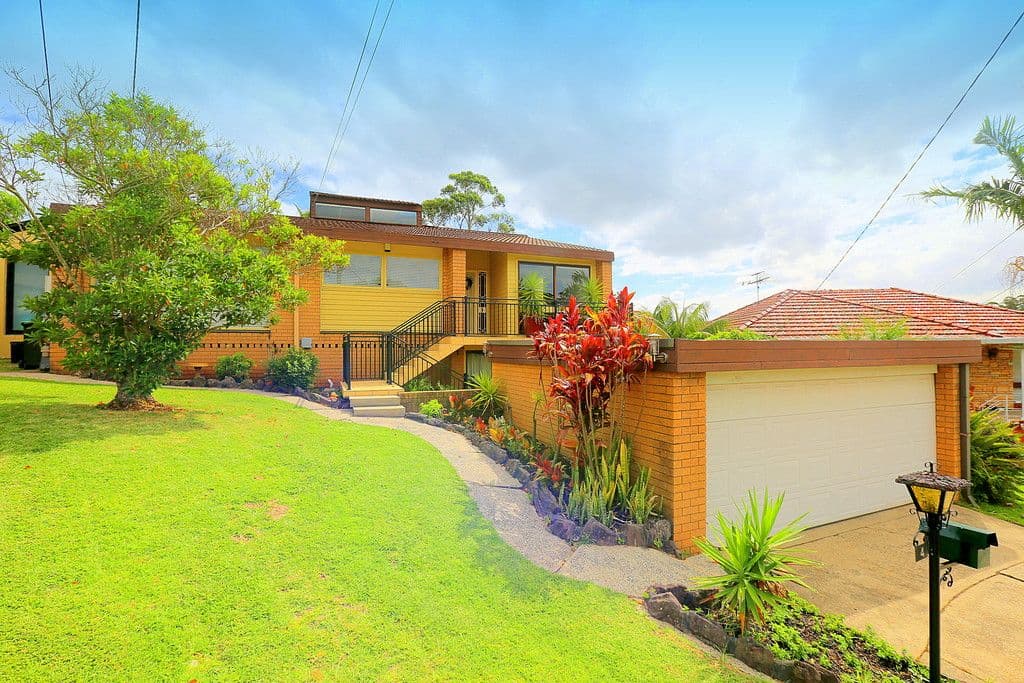 4 Dell Place, Georges Hall - Image 1