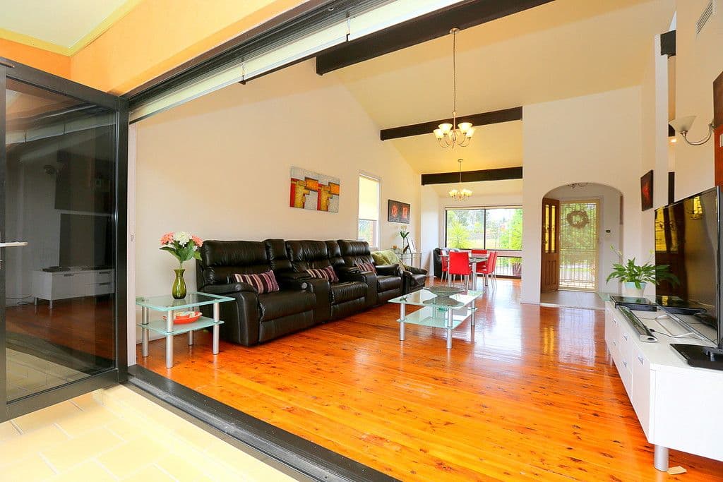 4 Dell Place, Georges Hall - Thumbnail 2