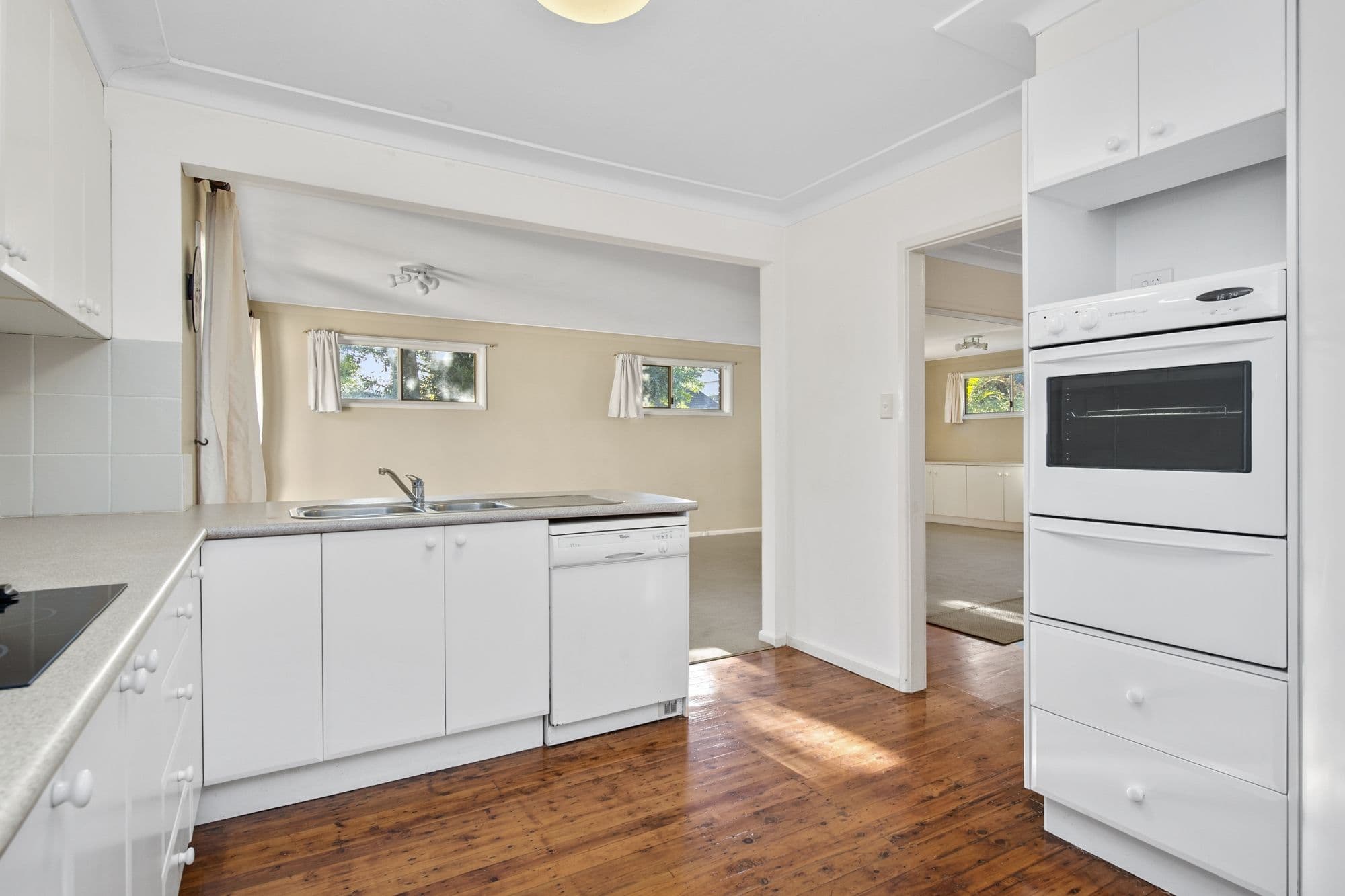 16 Anthony Road, Castle Hill NSW 2154, Castle Hill - Thumbnail 4