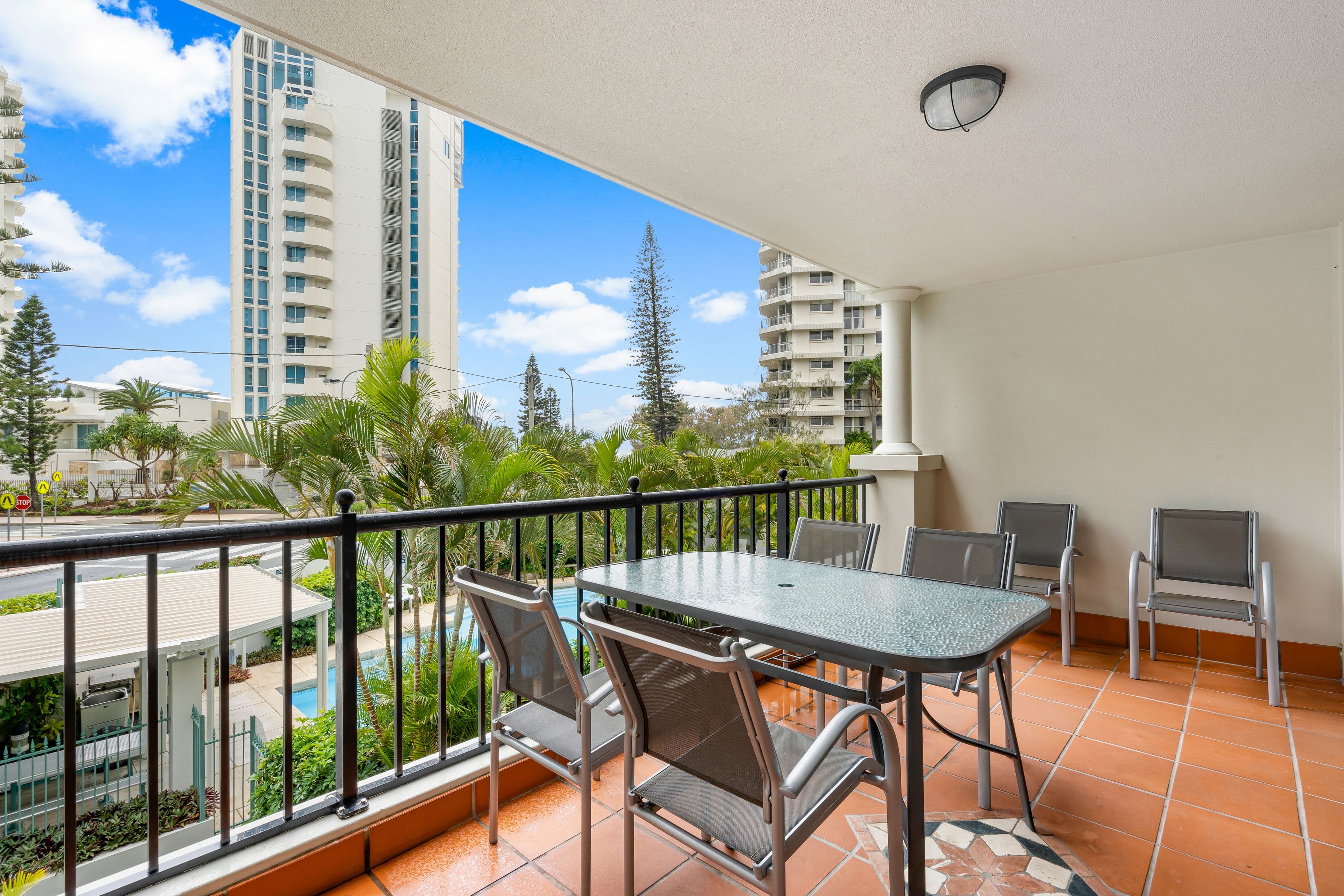 4-6 Northcliffe Terrace, Surfers Paradise QLD 4217, Surfers Paradise - Thumbnail 3