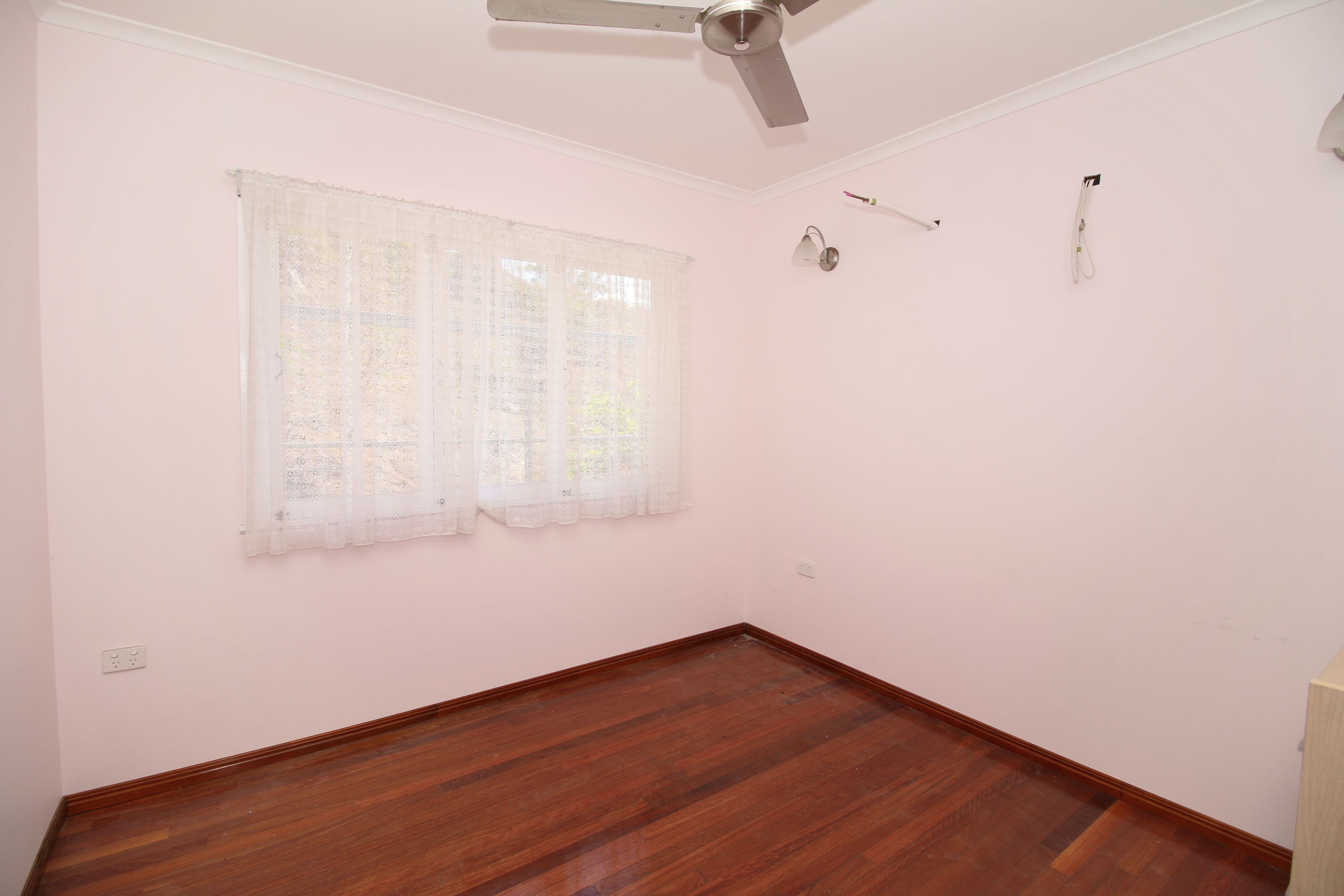 28 Glasgow Avenue, Mount Louisa QLD 4814, Mount Louisa - Thumbnail 4